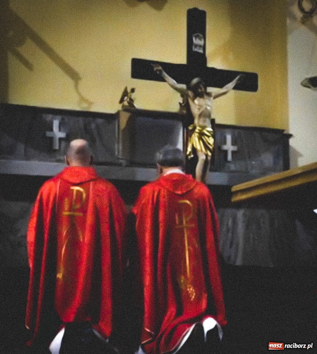 Zdjęcie w galerii na portalu naszraciborz.pl: Groby Pańskie w raciborskich parafiach [FOTO] wiadomości z regionu