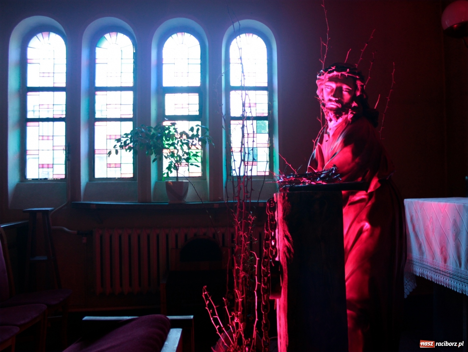 Zdjęcie w galerii na portalu naszraciborz.pl: Groby Pańskie w raciborskich parafiach [FOTO] wiadomości z regionu