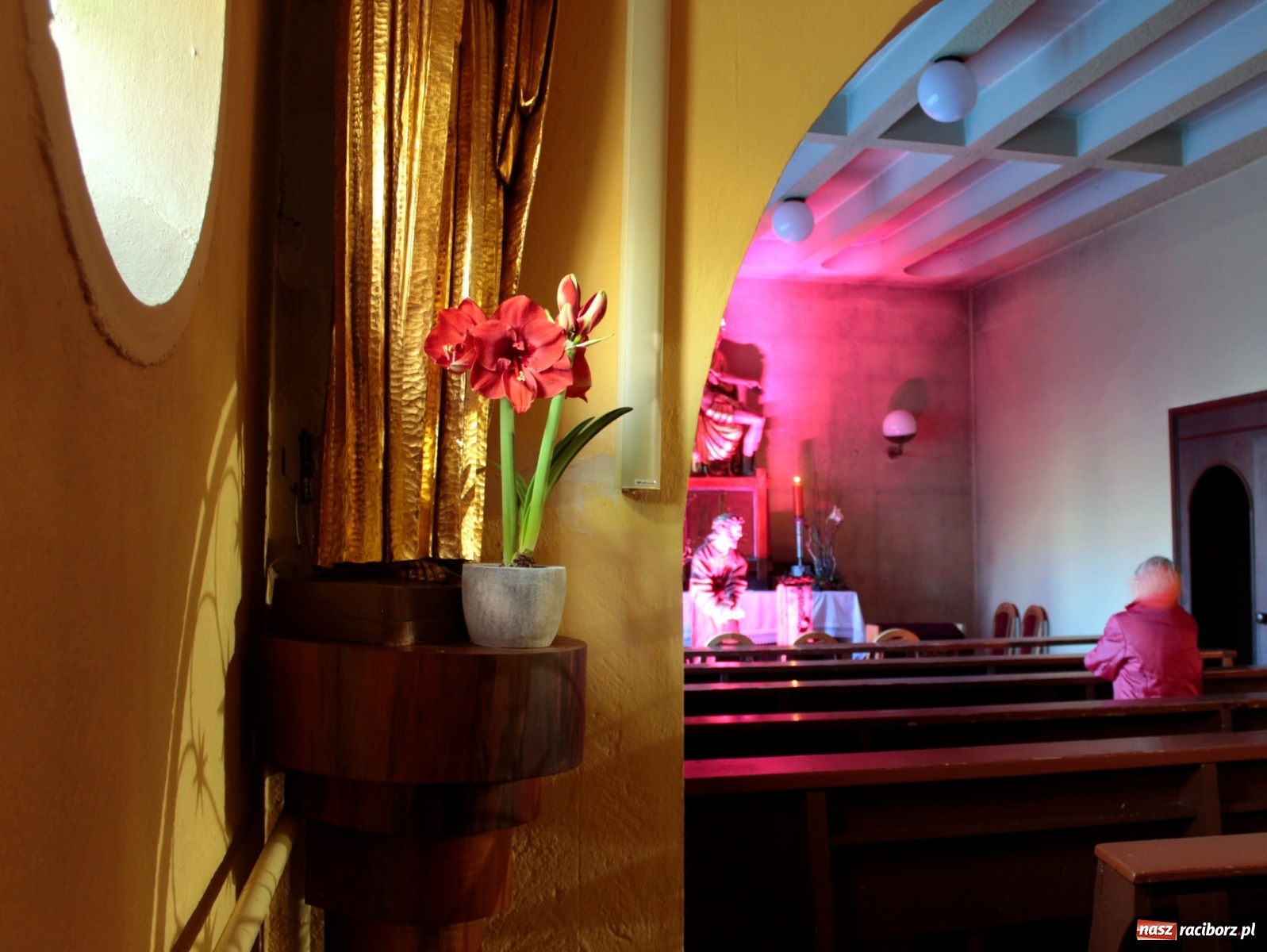 Zdjęcie w galerii na portalu naszraciborz.pl: Groby Pańskie w raciborskich parafiach [FOTO] wiadomości z regionu