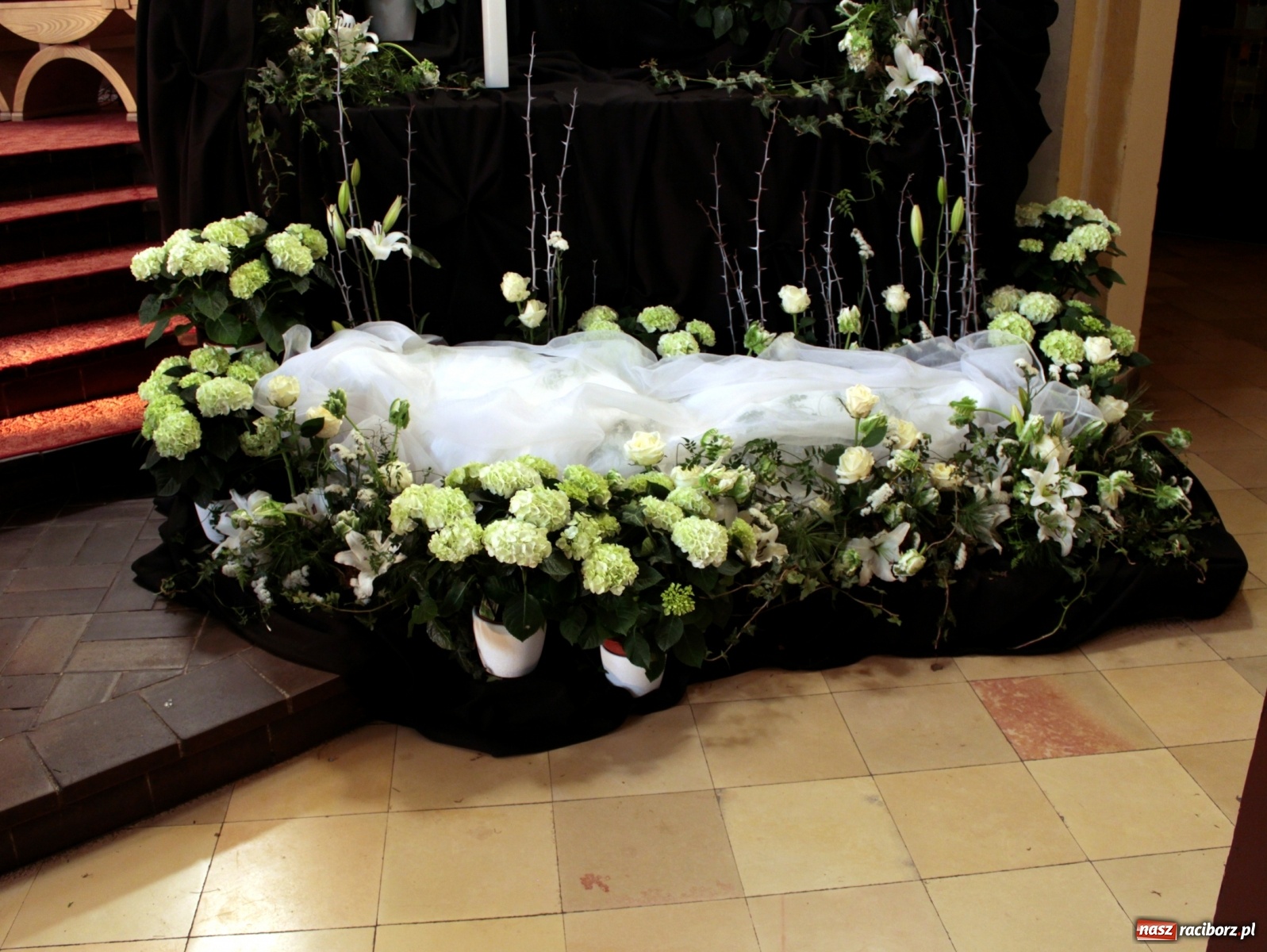 Zdjęcie w galerii na portalu naszraciborz.pl: Groby Pańskie w raciborskich parafiach [FOTO] wiadomości z regionu