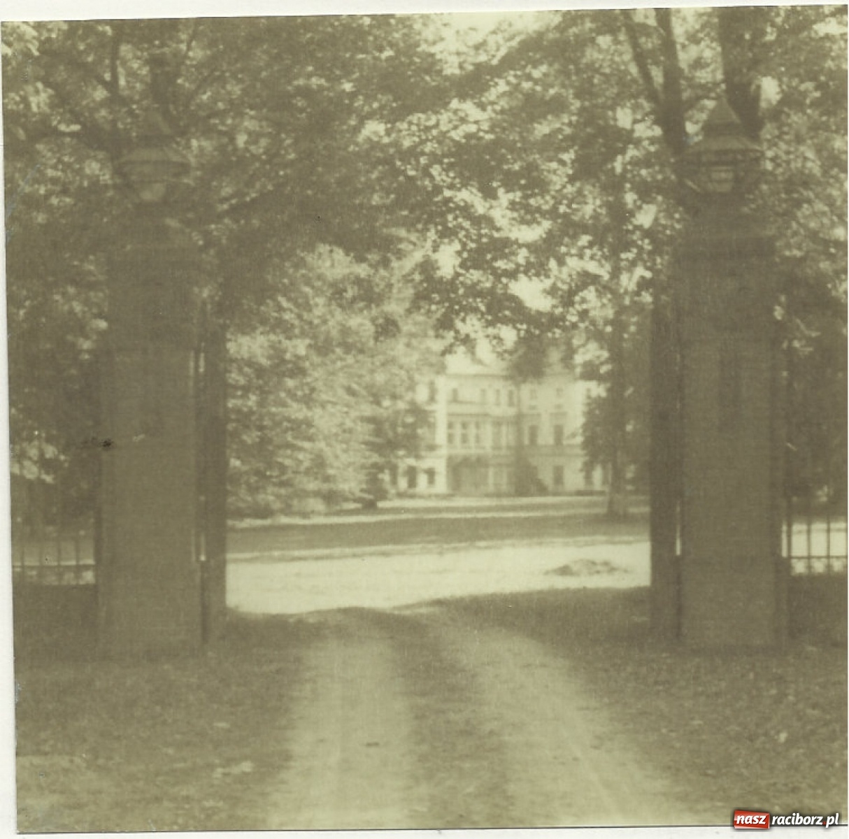 Zdjęcie w galerii na portalu naszraciborz.pl: Dawni mieszkańcy wojnowickiego pałacu  wiadomości z regionu