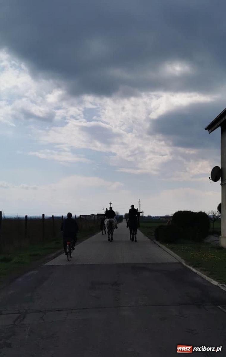 Zdjęcie w galerii na portalu naszraciborz.pl: W Pietrowicach Wielkich tradycji stało się zadość [FOTO] wiadomości z regionu