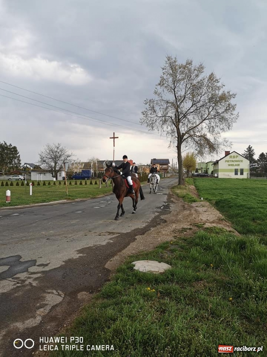 Zdjęcie w galerii na portalu naszraciborz.pl: W Pietrowicach Wielkich tradycji stało się zadość [FOTO] wiadomości z regionu