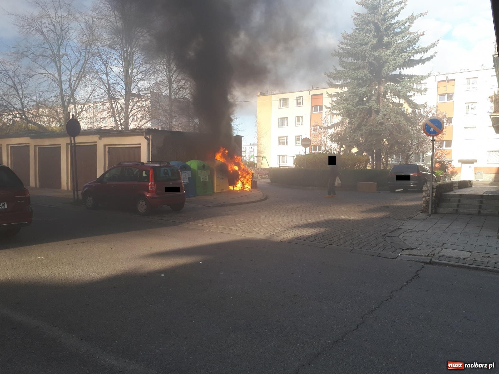 Zdjęcie w galerii na portalu naszraciborz.pl: Pożar kontenera na bioodpady przy Mickiewicza [FOTO] wiadomości z regionu