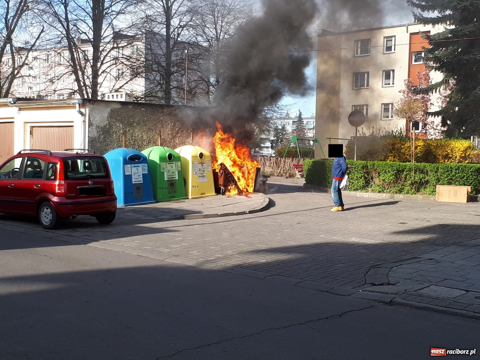 Zdjęcie w galerii na portalu naszraciborz.pl: Pożar kontenera na bioodpady przy Mickiewicza [FOTO] wiadomości z regionu