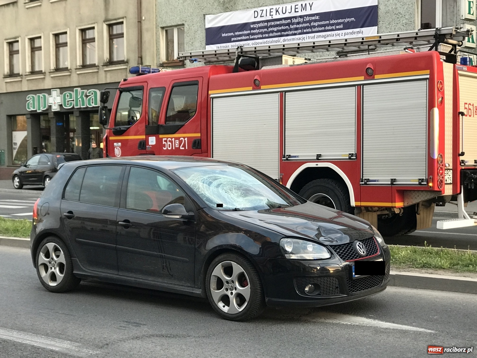 Zdjęcie w galerii na portalu naszraciborz.pl: Tak doszło do potrącenia na Londzina. Poszkodowana to pielęgniarka [FOTO i WIDEO] wiadomości z regionu