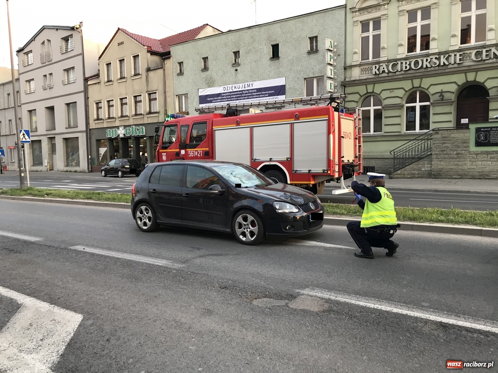 Zdjęcie w galerii na portalu naszraciborz.pl: Tak doszło do potrącenia na Londzina. Poszkodowana to pielęgniarka [FOTO i WIDEO] wiadomości z regionu