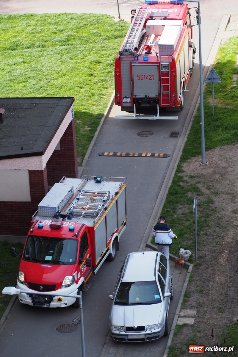 Zdjęcie w galerii na portalu naszraciborz.pl: Raport 998. Czad w mieszkaniu przy Katowickiej. Zwłoki mężczyzny w Krowiarkach wiadomości z regionu