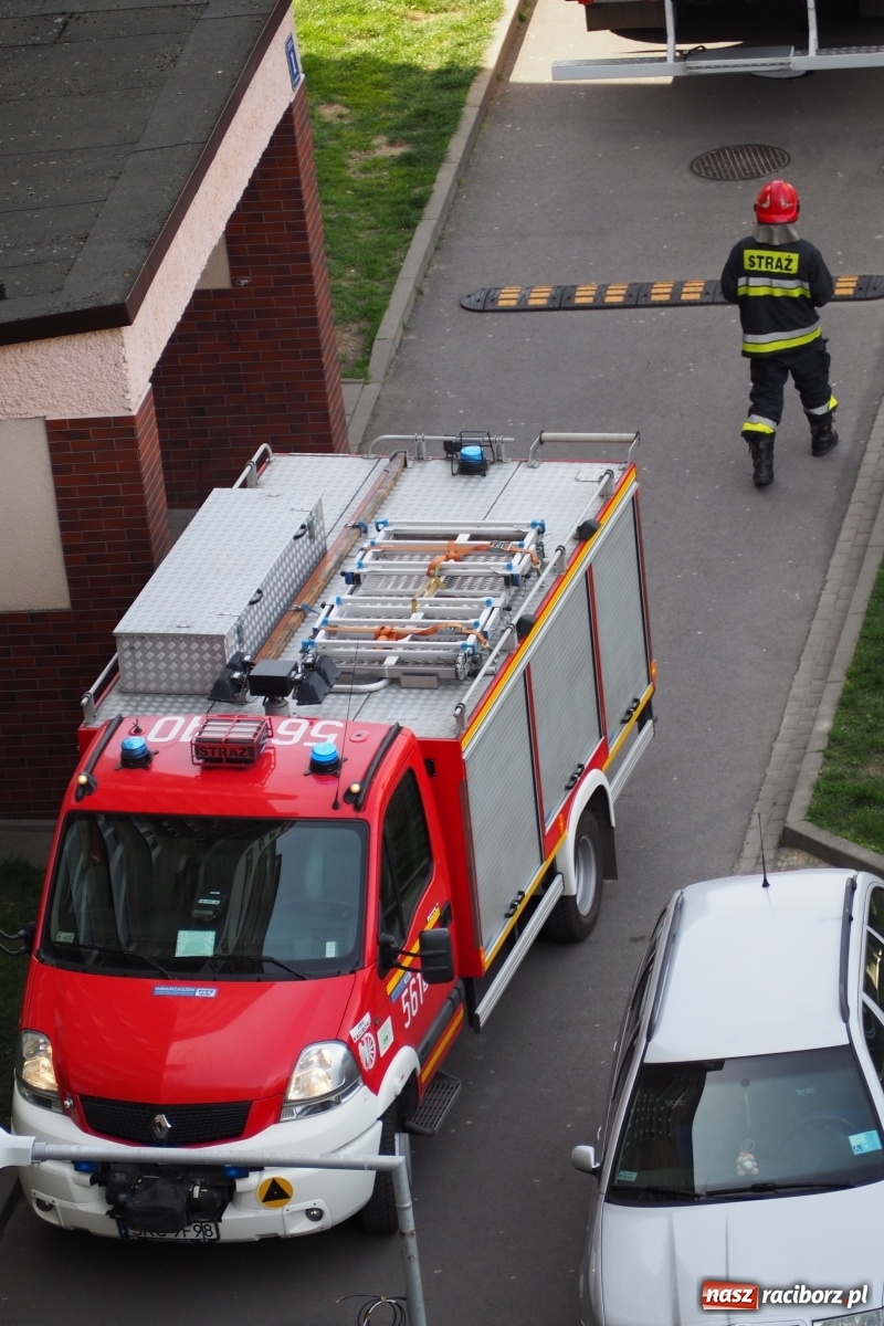 Zdjęcie w galerii na portalu naszraciborz.pl: Raport 998. Czad w mieszkaniu przy Katowickiej. Zwłoki mężczyzny w Krowiarkach wiadomości z regionu