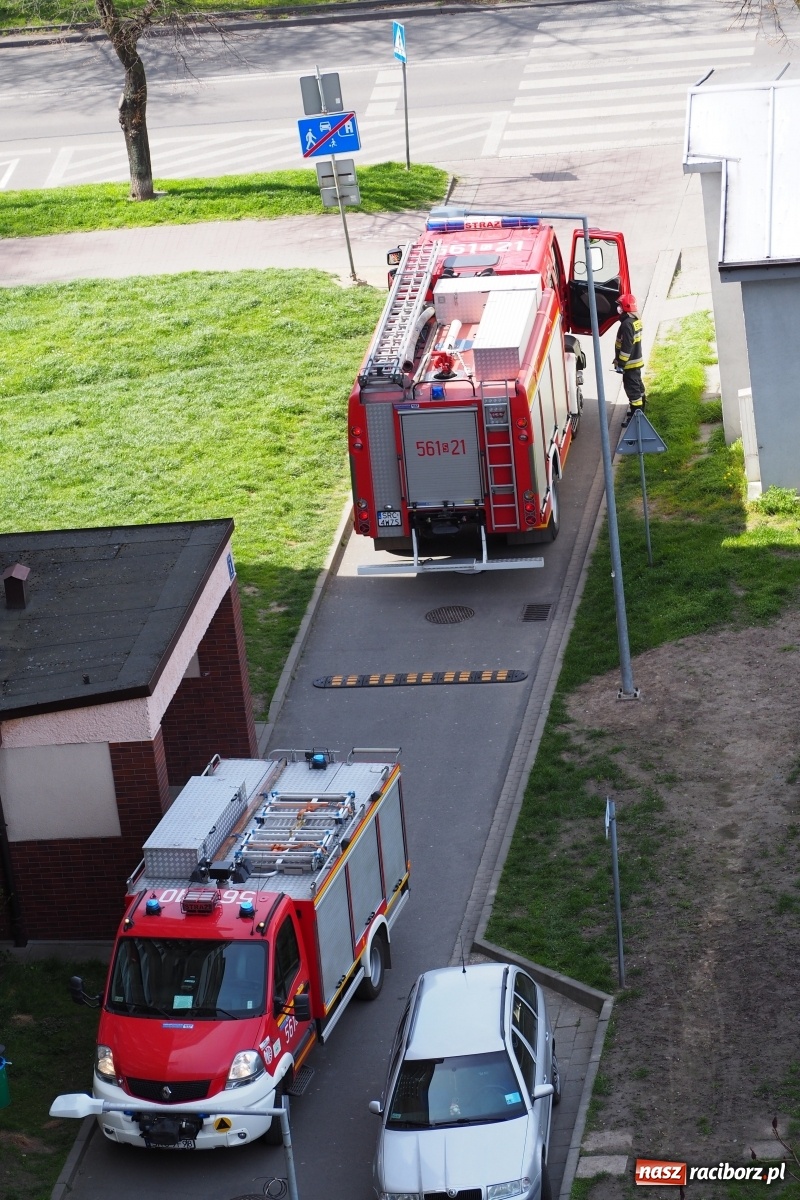 Zdjęcie w galerii na portalu naszraciborz.pl: Raport 998. Czad w mieszkaniu przy Katowickiej. Zwłoki mężczyzny w Krowiarkach wiadomości z regionu