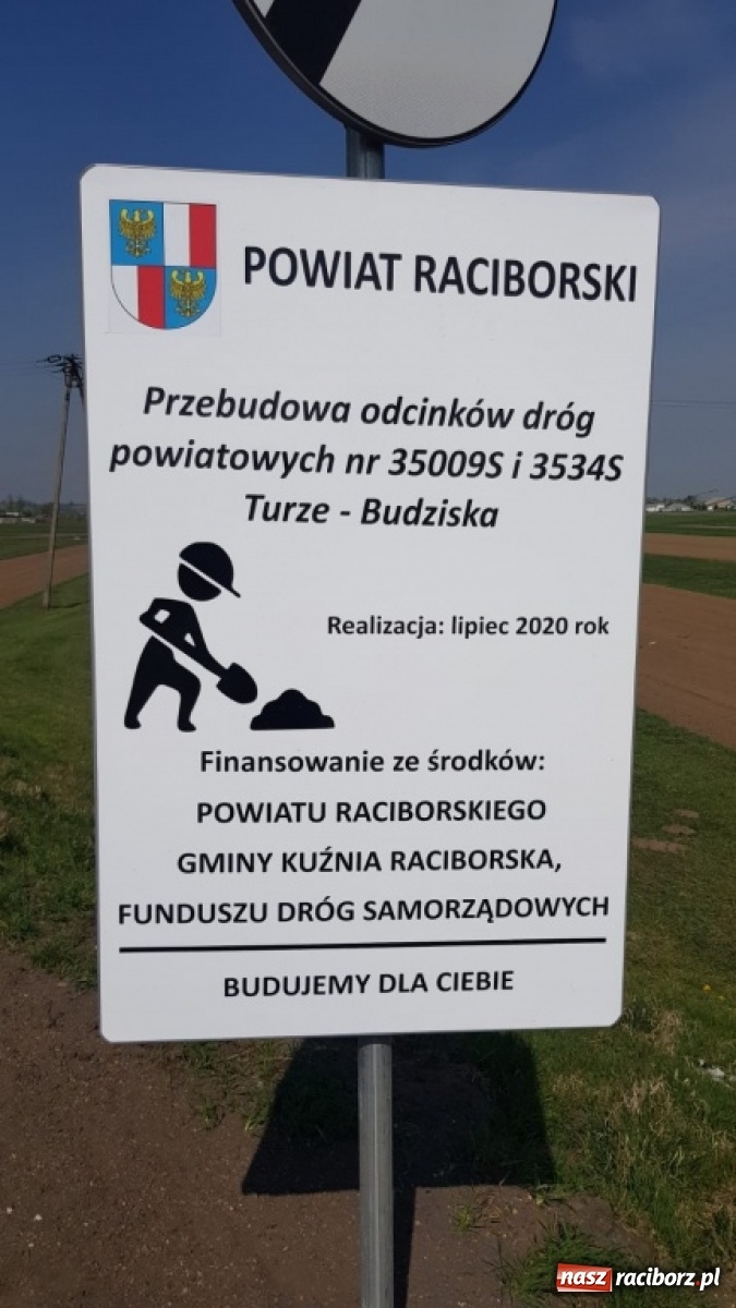 Zdjęcie w galerii na portalu naszraciborz.pl: Powiat realizuje planowane inwestycje drogowe w gminie Kuźnia Raciborska wiadomości z regionu