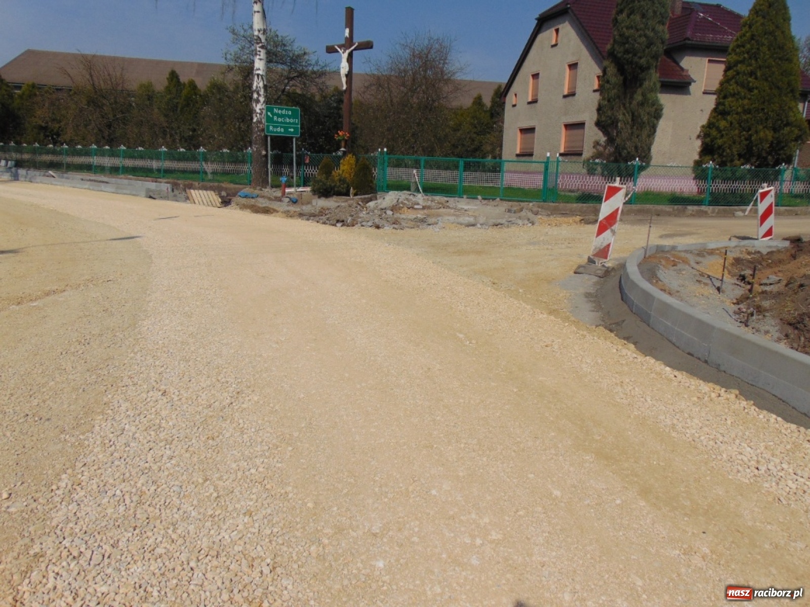 Zdjęcie w galerii na portalu naszraciborz.pl: Powiat realizuje planowane inwestycje drogowe w gminie Kuźnia Raciborska wiadomości z regionu