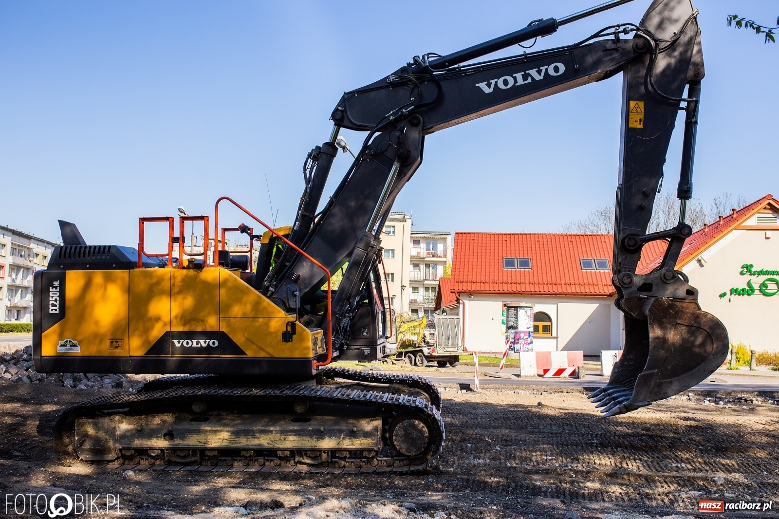 Zdjęcie w galerii na portalu naszraciborz.pl: Budowa ronda Timelapse [WIDEO] wiadomości z regionu