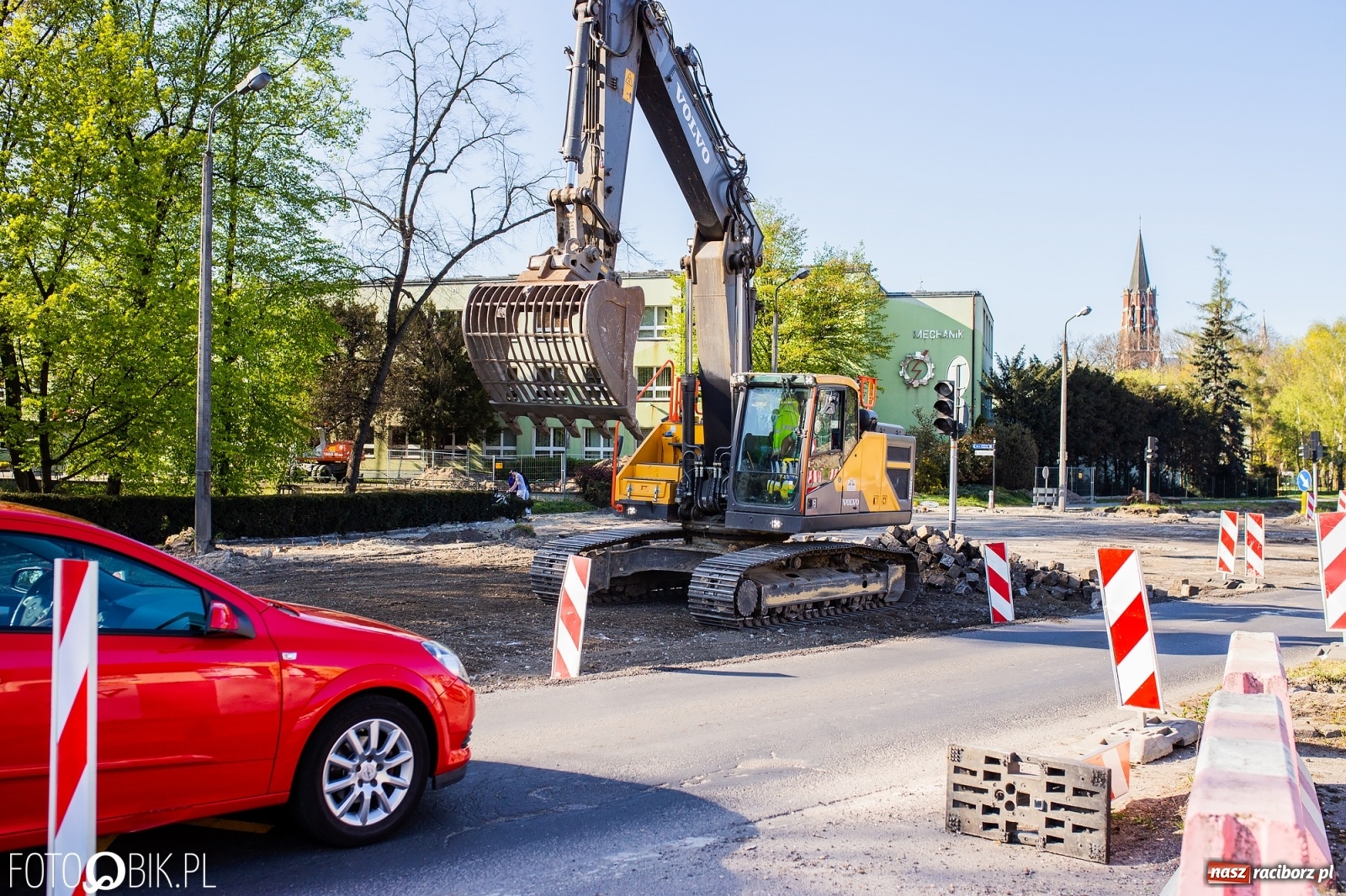 Zdjęcie w galerii na portalu naszraciborz.pl: Budowa ronda Timelapse [WIDEO] wiadomości z regionu