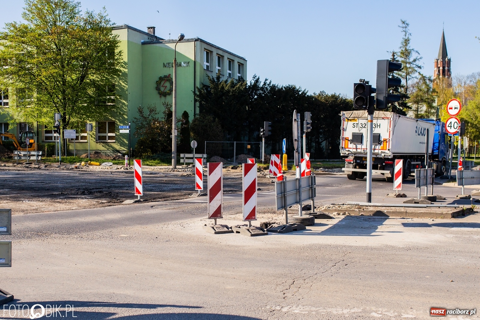 Zdjęcie w galerii na portalu naszraciborz.pl: Budowa ronda Timelapse [WIDEO] wiadomości z regionu