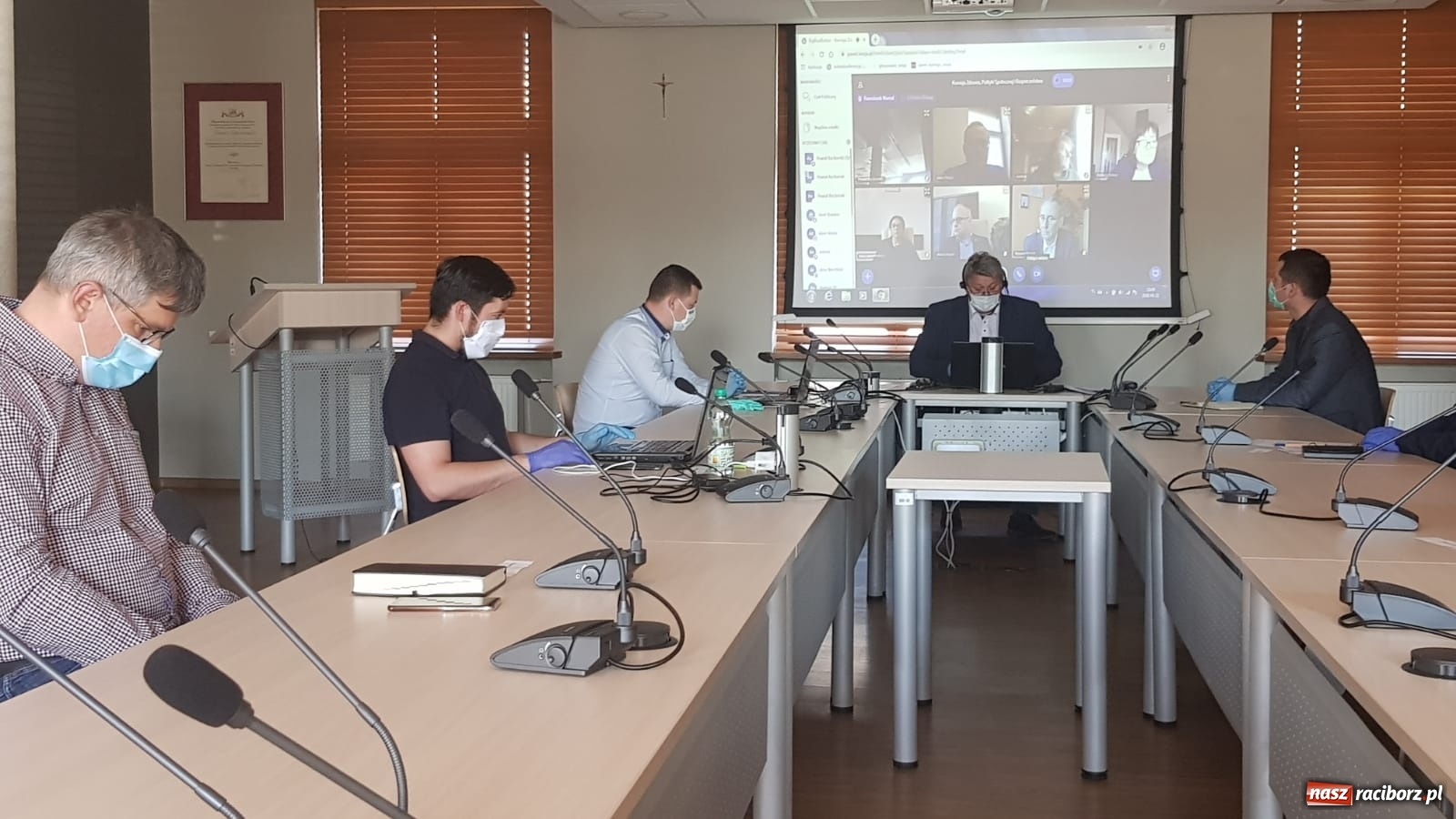 Zdjęcie w galerii na portalu naszraciborz.pl: Franciszek Marcol o posiedzeniu komisji: jedna wielka porażka!  wiadomości z regionu