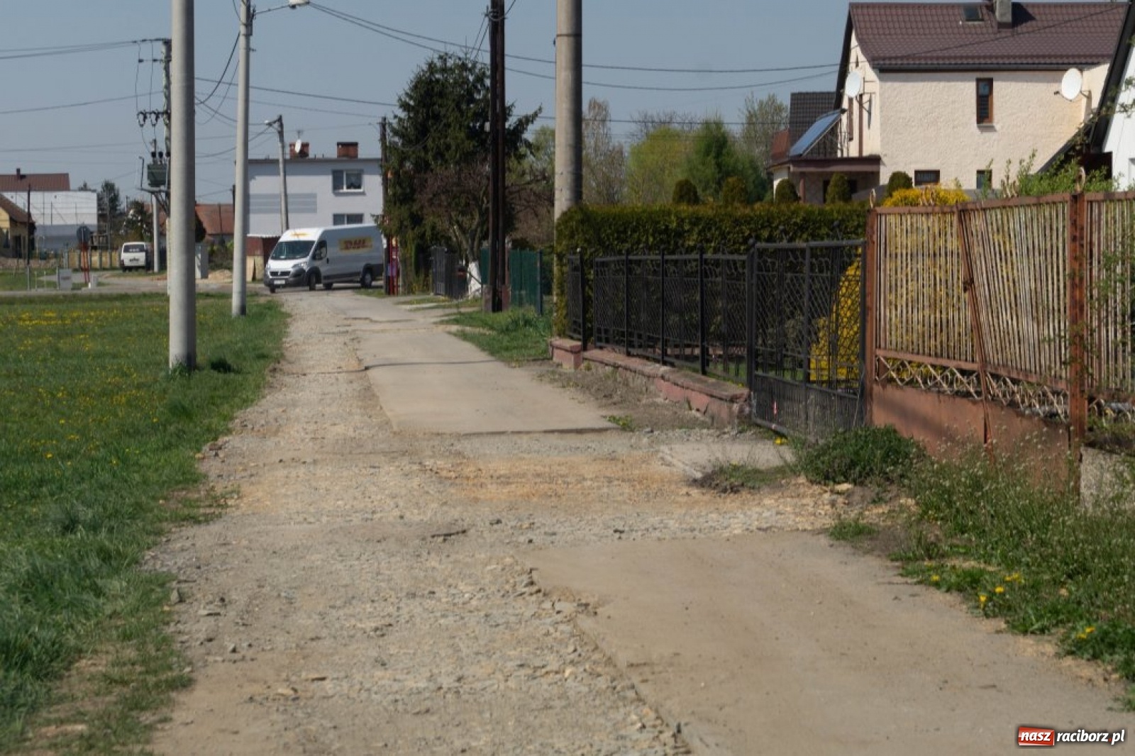 Zdjęcie w galerii na portalu naszraciborz.pl: Oczyszczalnia w Ciechowicach z nową drogą wiadomości z regionu