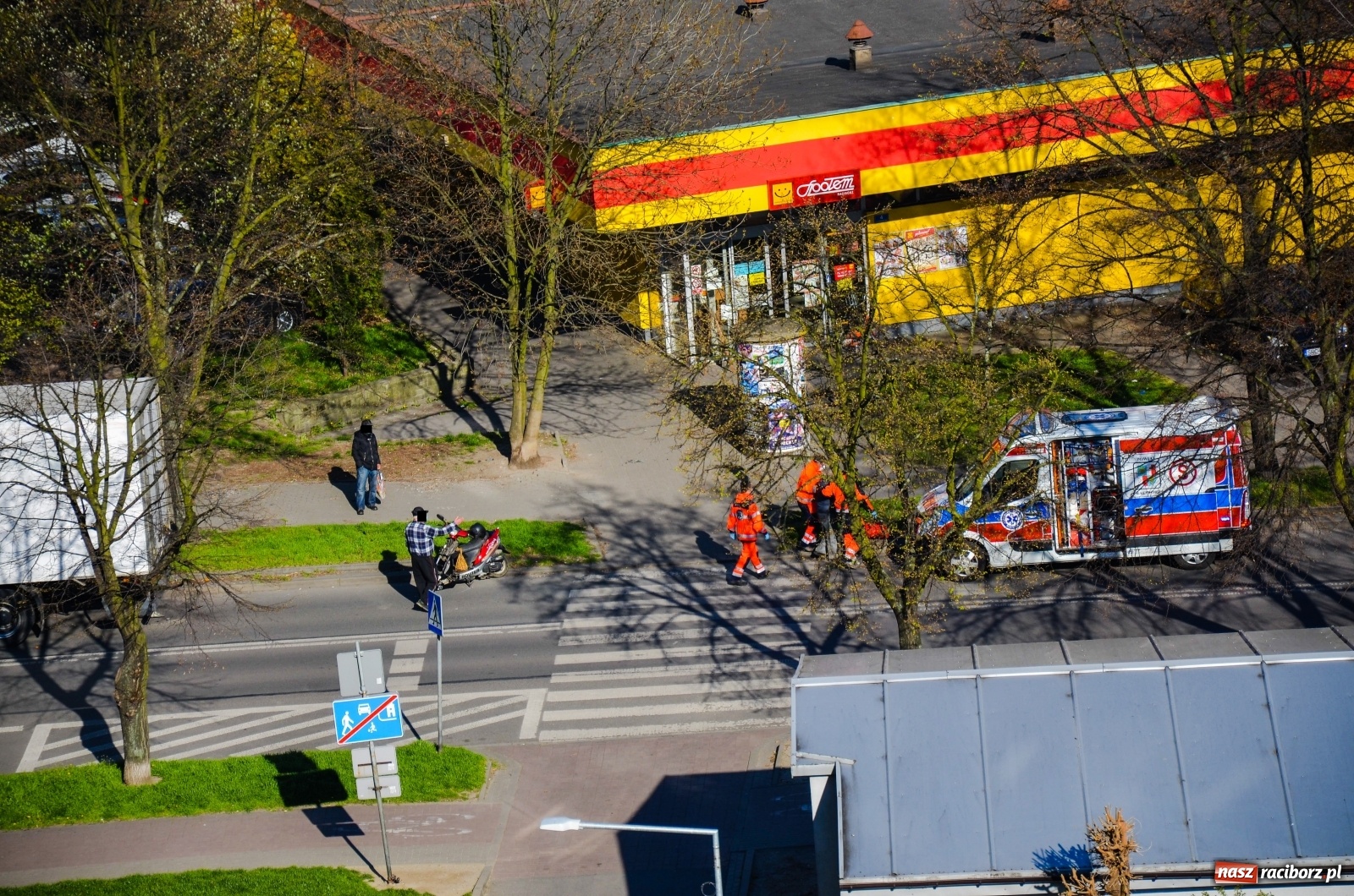 Zdjęcie w galerii na portalu naszraciborz.pl: Jeden nie zauważył, drugi źle zaparkował  wiadomości z regionu