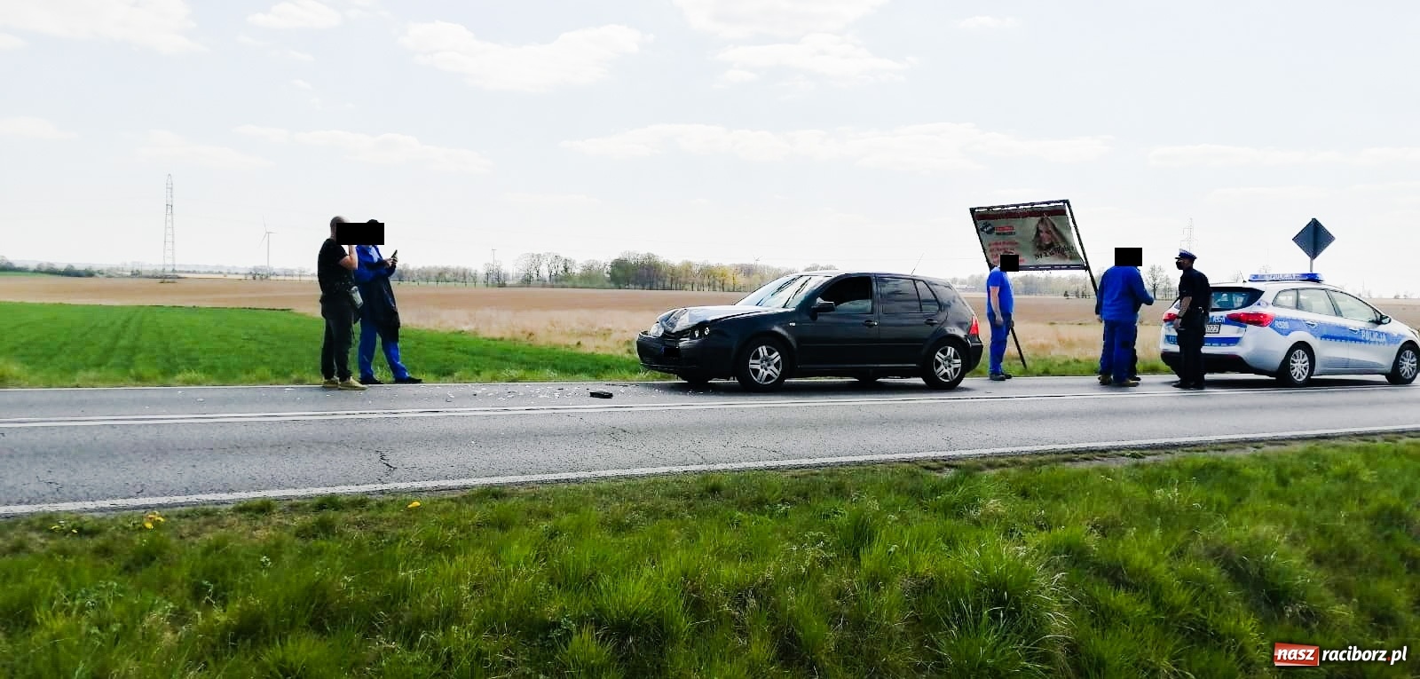 Zdjęcie w galerii na portalu naszraciborz.pl: Zderzenie hondy i volkswagena na Ocicach [FOTO] wiadomości z regionu