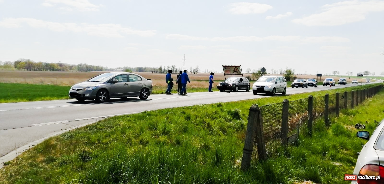 Zdjęcie w galerii na portalu naszraciborz.pl: Zderzenie hondy i volkswagena na Ocicach [FOTO] wiadomości z regionu