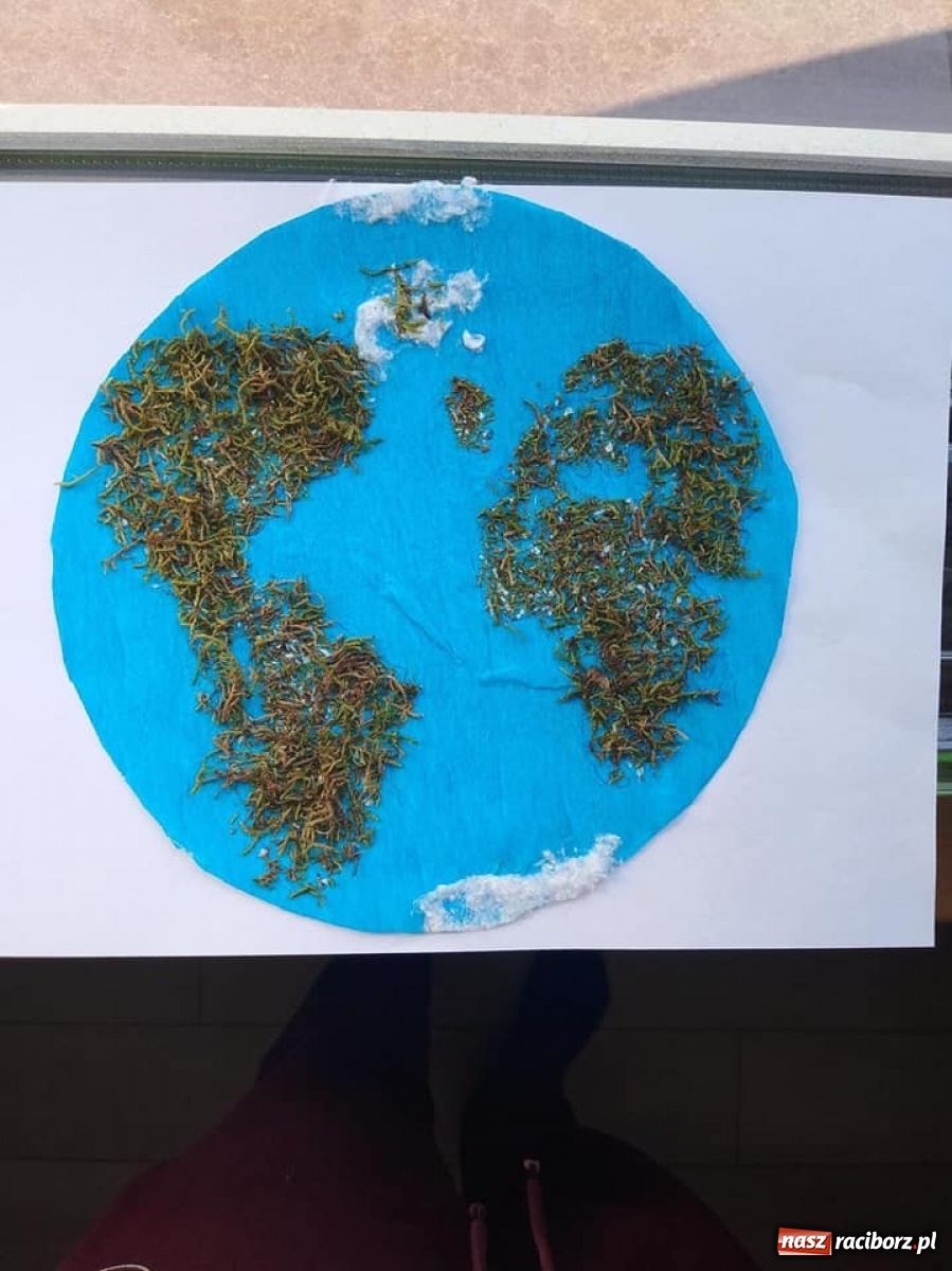 Zdjęcie w galerii na portalu naszraciborz.pl: Światowy Dzień Ziemi. Uczniowie ZSS pamiętają o ekologii wiadomości z regionu