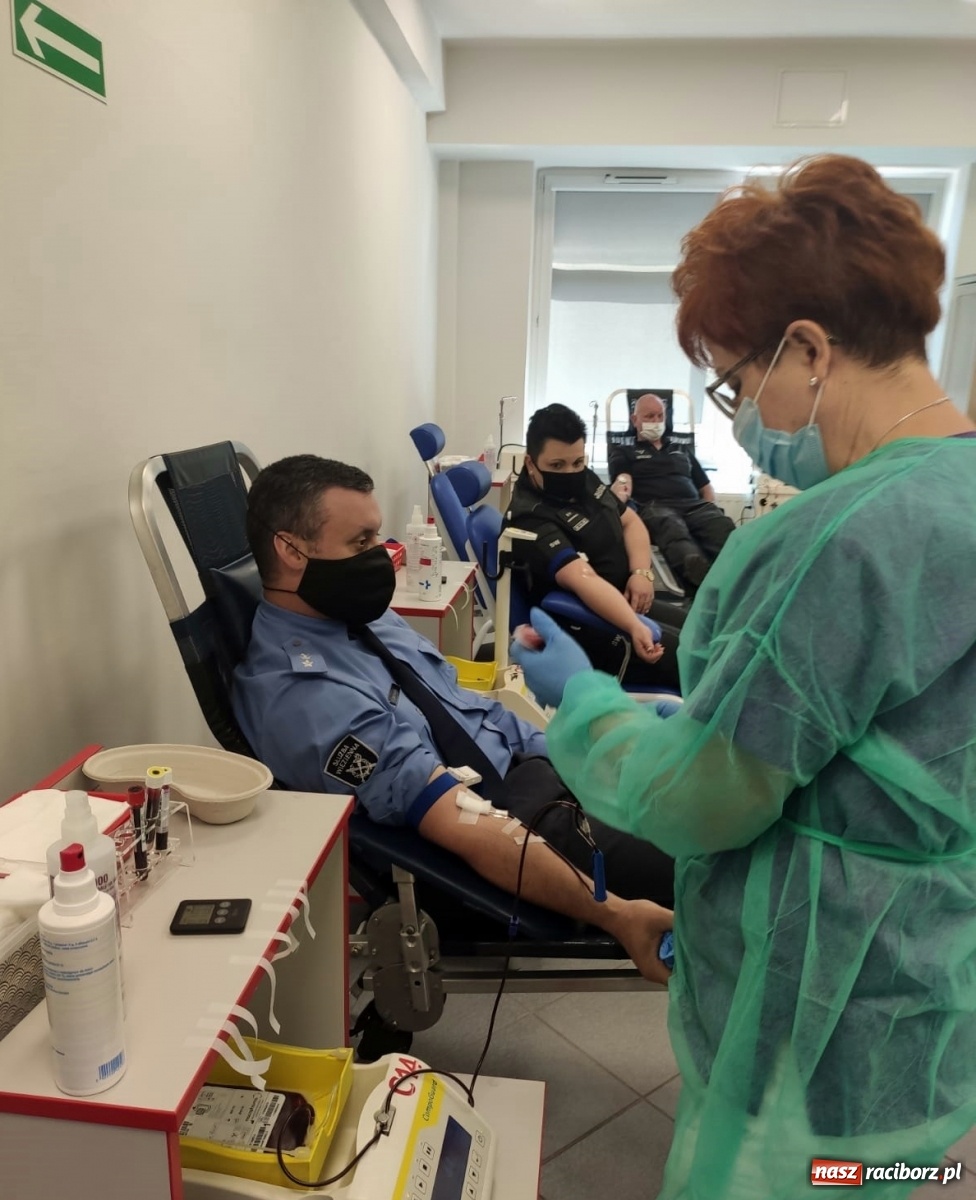 Zdjęcie w galerii na portalu naszraciborz.pl: Służba Więzienna z Jastrzębia-Zdroju odpowiedziała na apel raciborskiego krwiodawstwa wiadomości z regionu