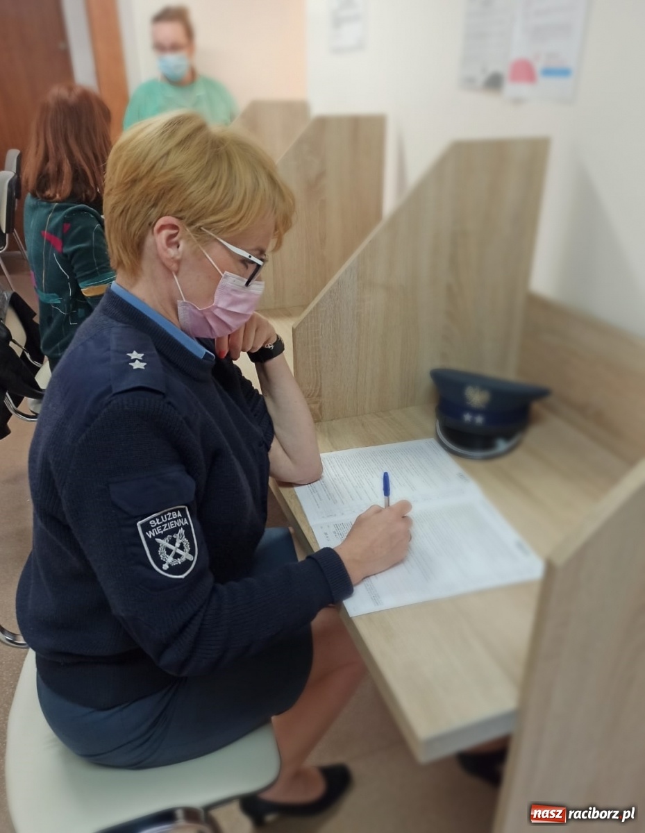 Zdjęcie w galerii na portalu naszraciborz.pl: Służba Więzienna z Jastrzębia-Zdroju odpowiedziała na apel raciborskiego krwiodawstwa wiadomości z regionu