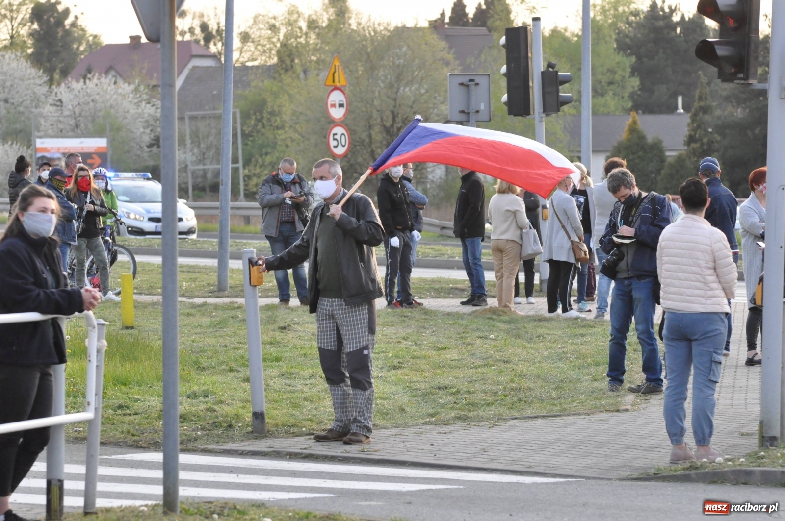 Zdjęcie w galerii na portalu naszraciborz.pl: Pracownicy transgraniczni protestowali w Chałupkach [FOTO i WIDEO] wiadomości z regionu