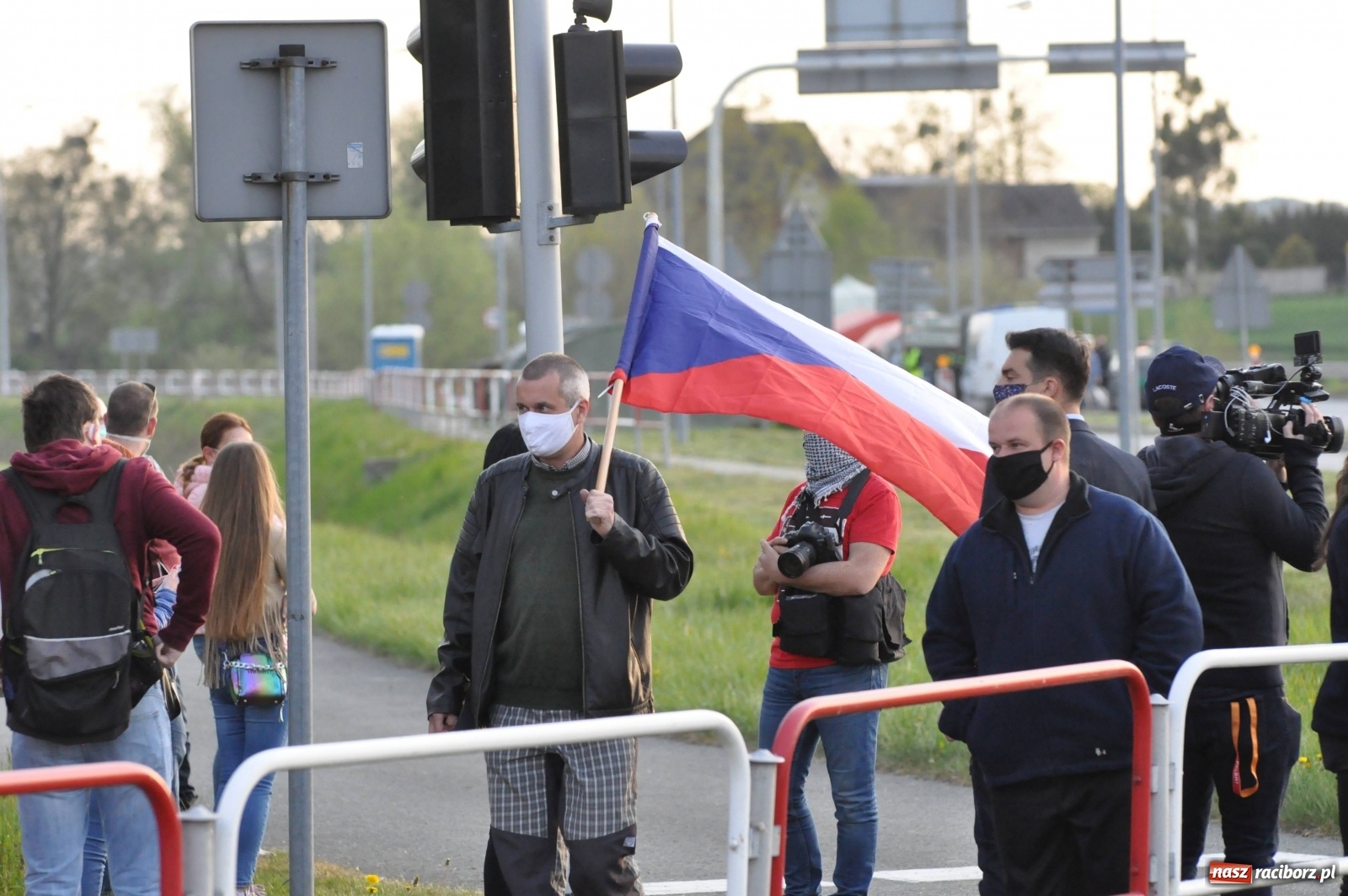 Zdjęcie w galerii na portalu naszraciborz.pl: Pracownicy transgraniczni protestowali w Chałupkach [FOTO i WIDEO] wiadomości z regionu