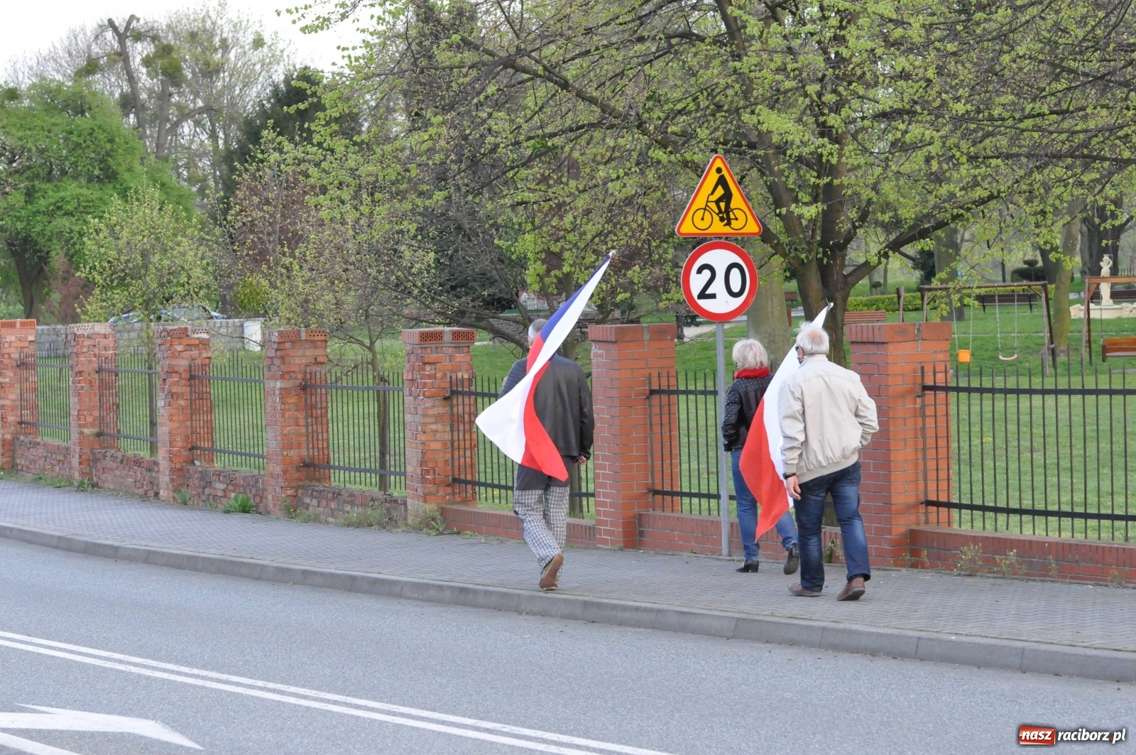 Zdjęcie w galerii na portalu naszraciborz.pl: Pracownicy transgraniczni protestowali w Chałupkach [FOTO i WIDEO] wiadomości z regionu