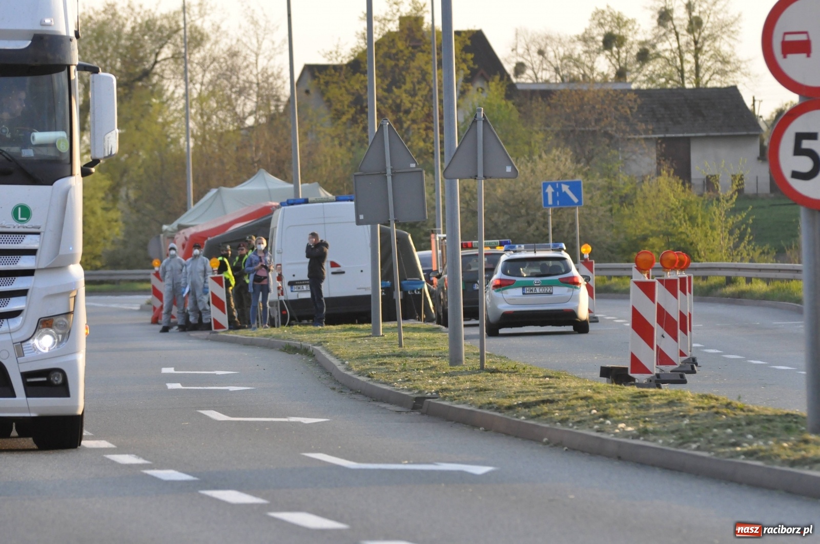 Zdjęcie w galerii na portalu naszraciborz.pl: Pracownicy transgraniczni protestowali w Chałupkach [FOTO i WIDEO] wiadomości z regionu