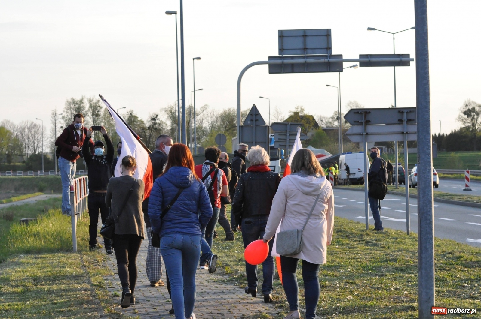 Zdjęcie w galerii na portalu naszraciborz.pl: Pracownicy transgraniczni protestowali w Chałupkach [FOTO i WIDEO] wiadomości z regionu