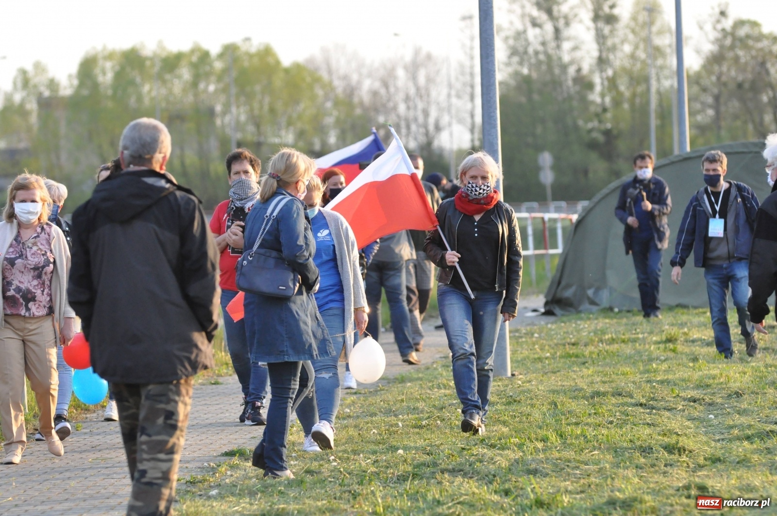 Zdjęcie w galerii na portalu naszraciborz.pl: Pracownicy transgraniczni protestowali w Chałupkach [FOTO i WIDEO] wiadomości z regionu