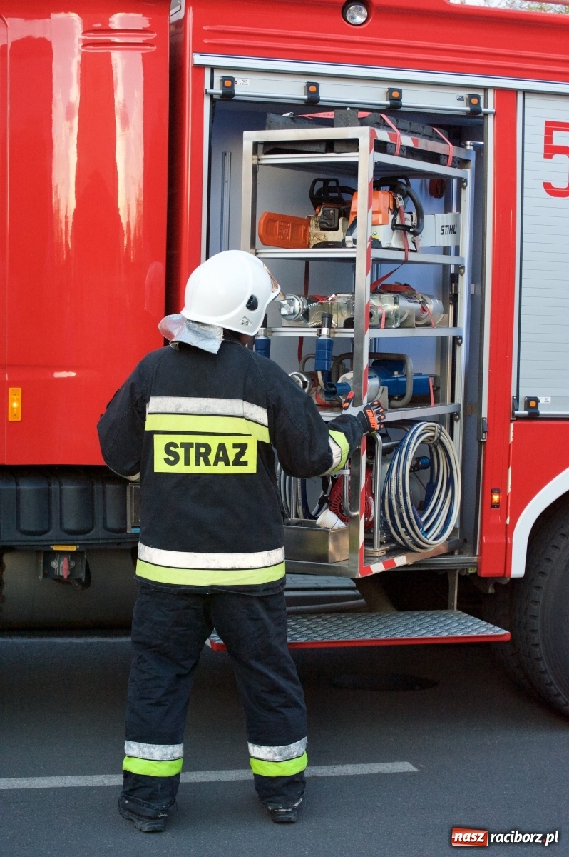 Zdjęcie w galerii na portalu naszraciborz.pl: Pożar domu na Zamkowej w Tworkowie [FOTO i WIDEO] wiadomości z regionu