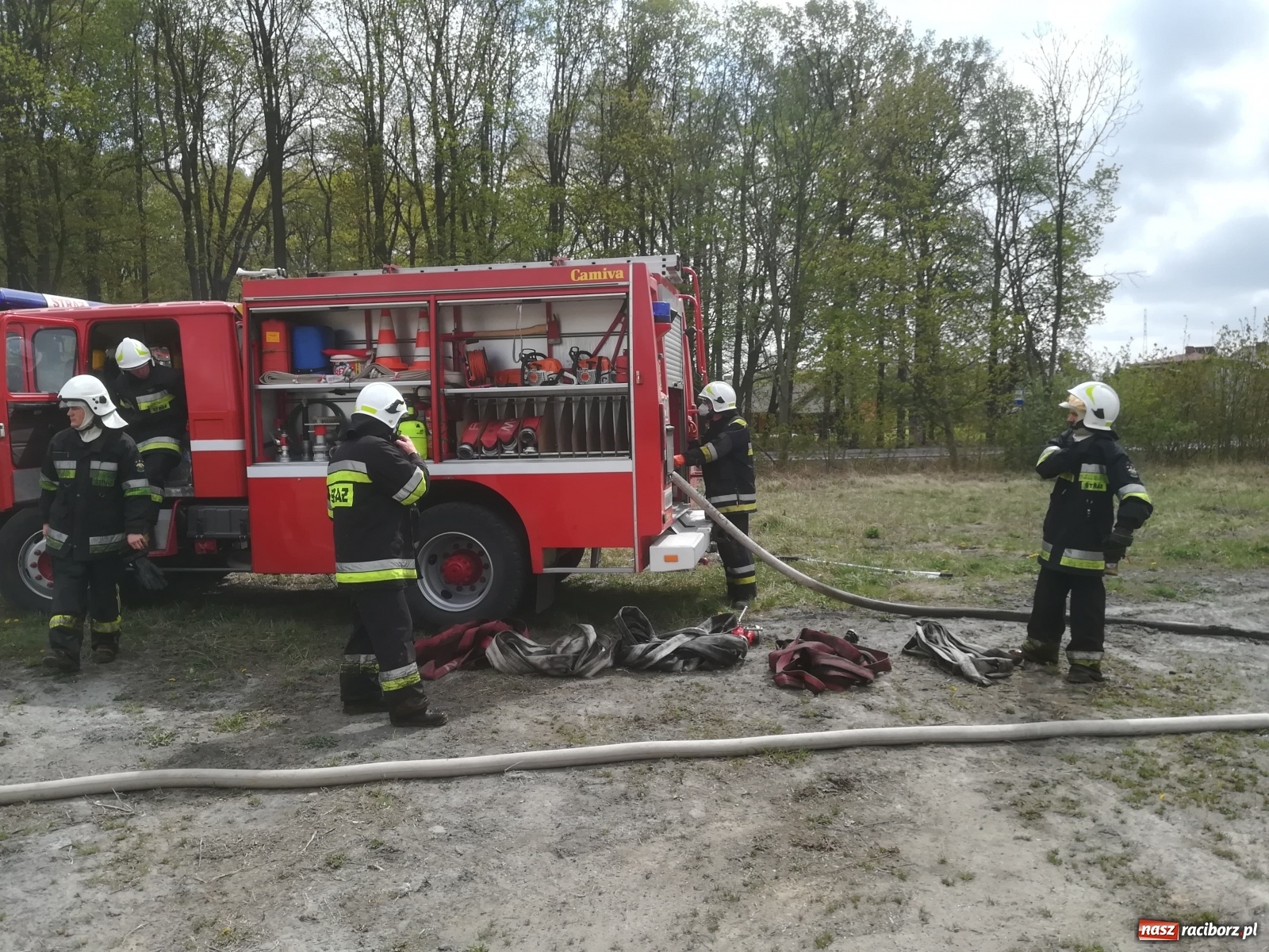Zdjęcie w galerii na portalu naszraciborz.pl: Hektar suchych trzcin w ogniu pod Rzuchowem [FOTO]  wiadomości z regionu