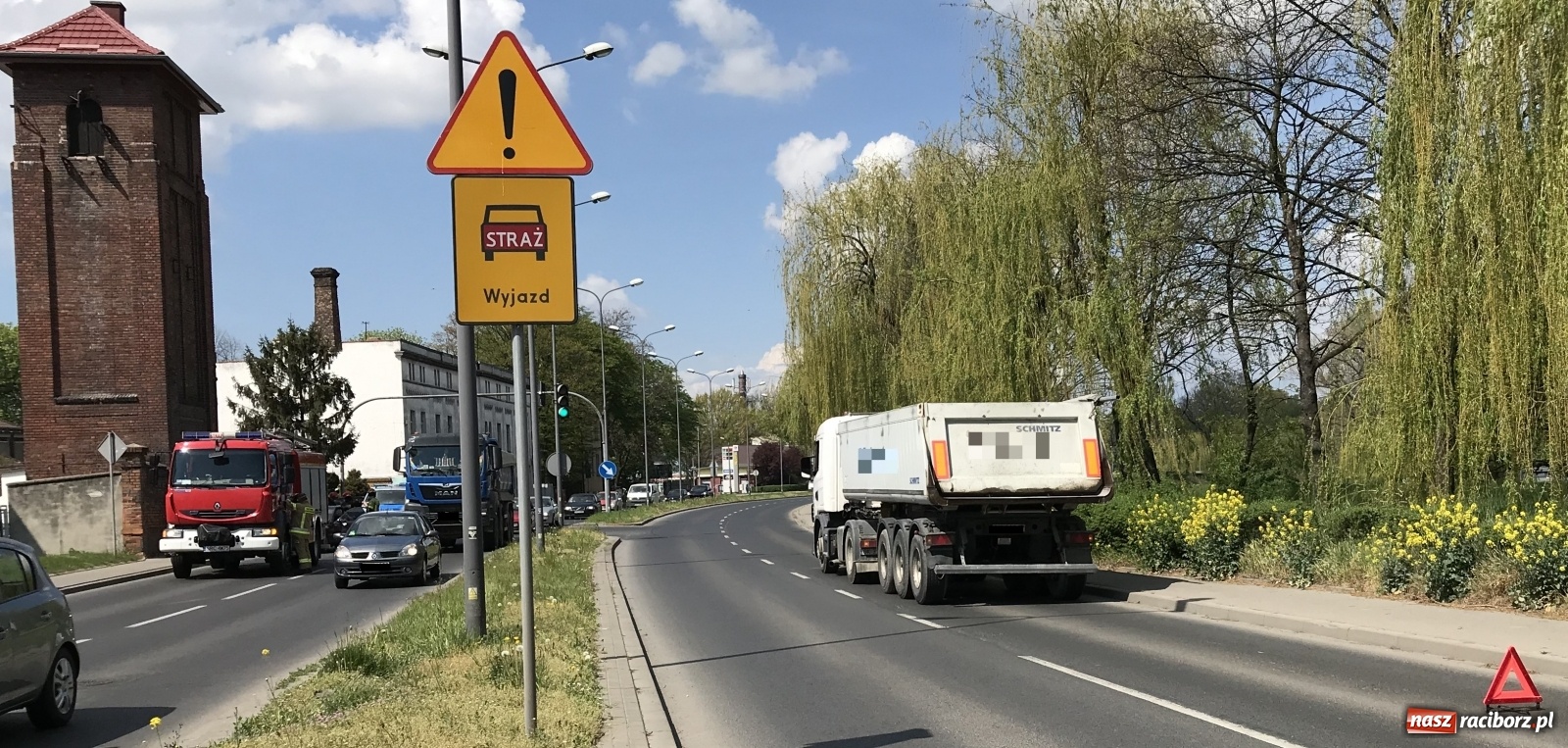 Zdjęcie w galerii na portalu naszraciborz.pl: Groźny manewr kierowcy scanii na Odrostradzie  wiadomości z regionu