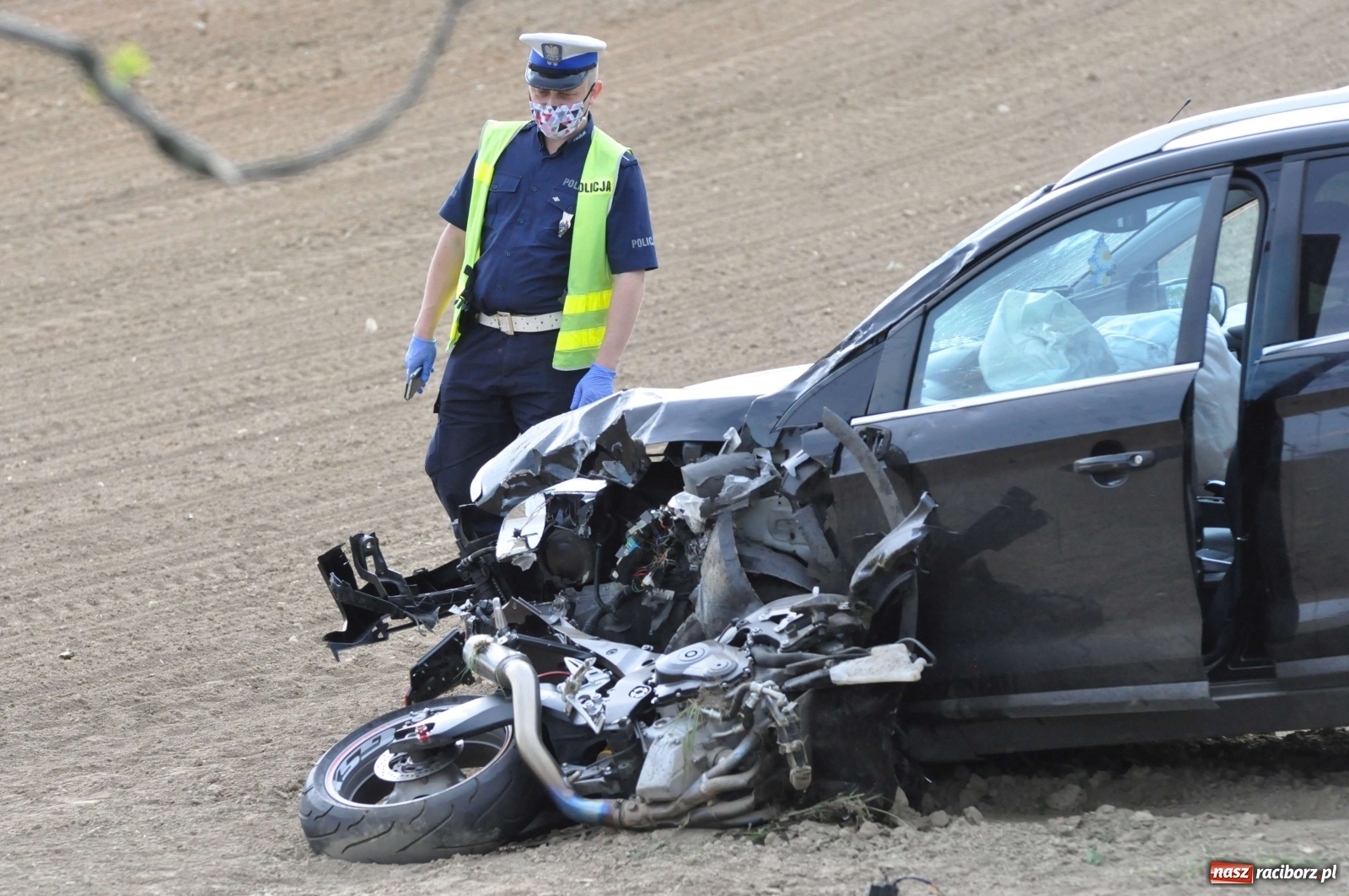 Zdjęcie w galerii na portalu naszraciborz.pl: Tragiczny wypadek na DK 45 - trasa na Szonowice. Nie żyje motocyklista [FOTO] wiadomości z regionu