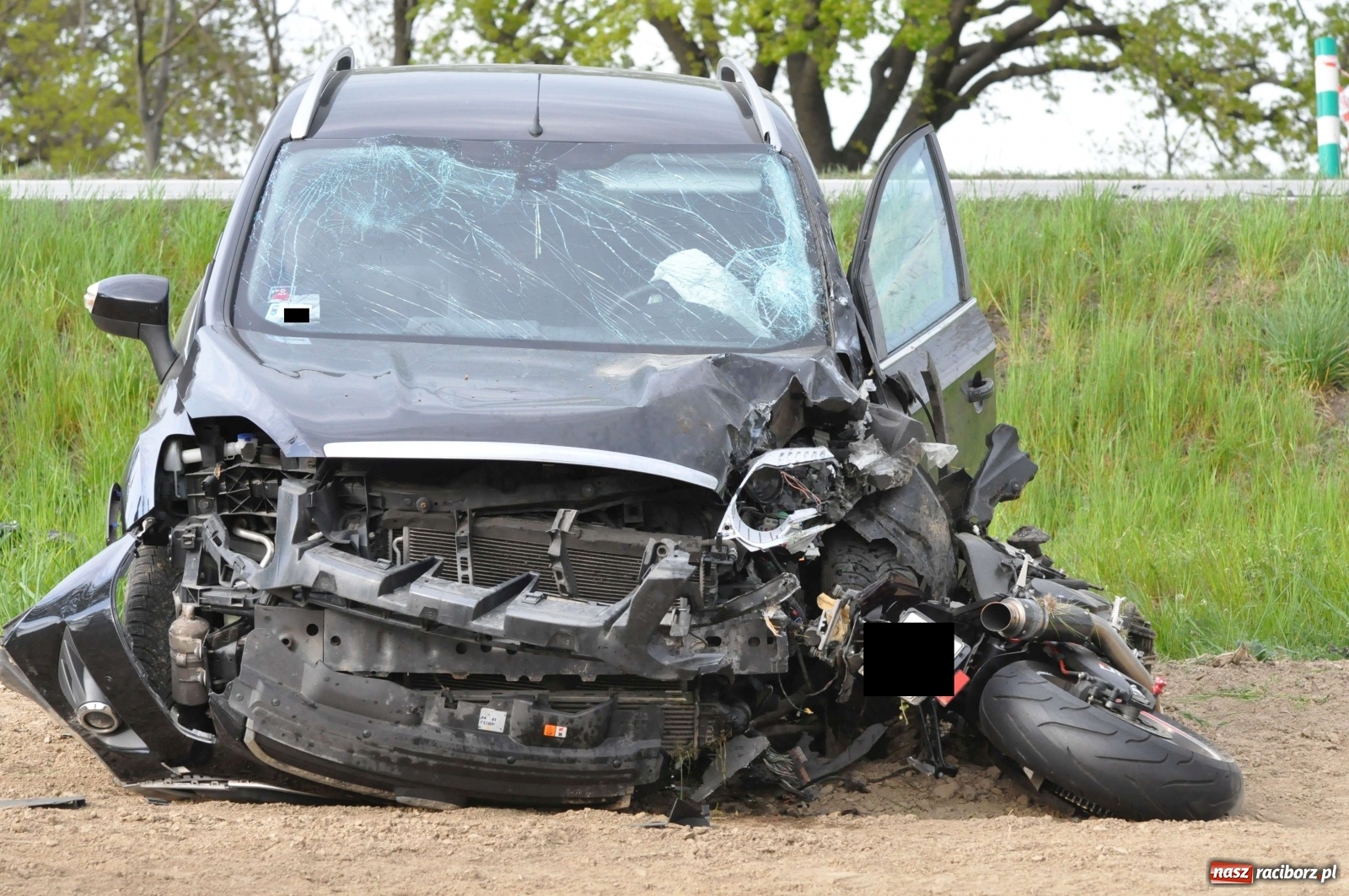 Zdjęcie w galerii na portalu naszraciborz.pl: Tragiczny wypadek na DK 45 - trasa na Szonowice. Nie żyje motocyklista [FOTO] wiadomości z regionu