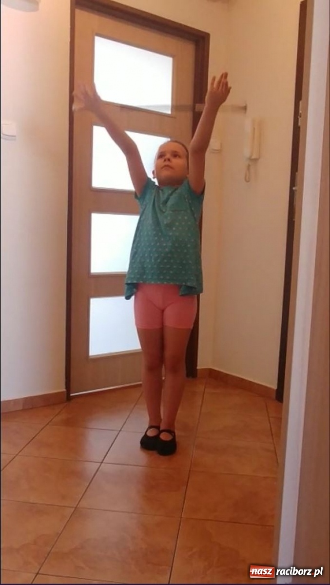 Zdjęcie w galerii na portalu naszraciborz.pl: Tysiąc filmików od Źródła na Międzynarodowy Dzień Tańca wiadomości z regionu