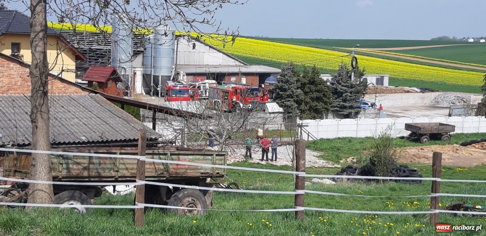 Zdjęcie w galerii na portalu naszraciborz.pl: Wypadek w Gamowie. Wezwano śmigłowiec LPR [FOTO] wiadomości z regionu