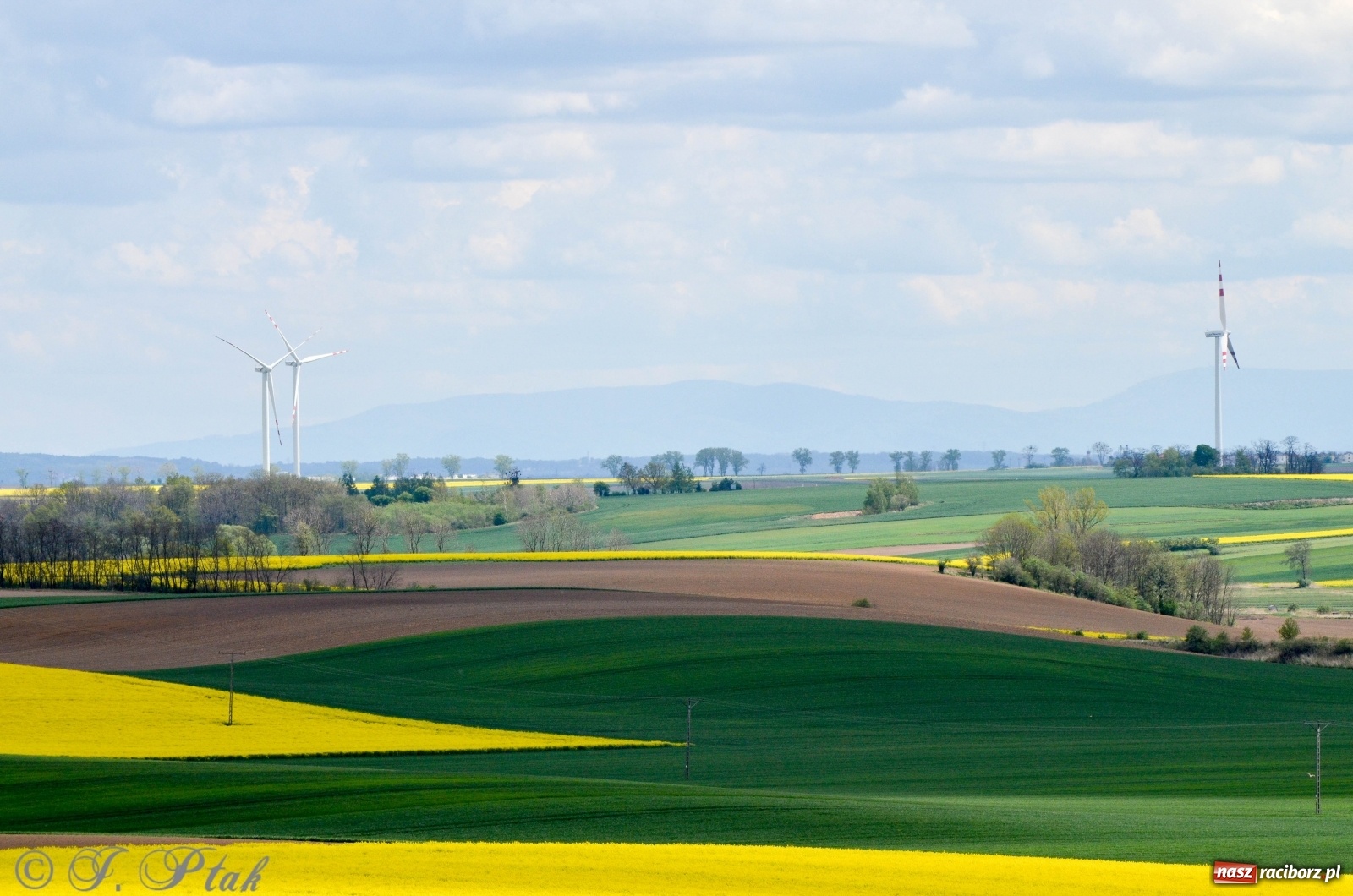 Zdjęcie w galerii na portalu naszraciborz.pl: Takie widoki tylko z Pietrowic Wielkich. Zobaczcie jak wygląda nowy klasztor [FOTO] wiadomości z regionu