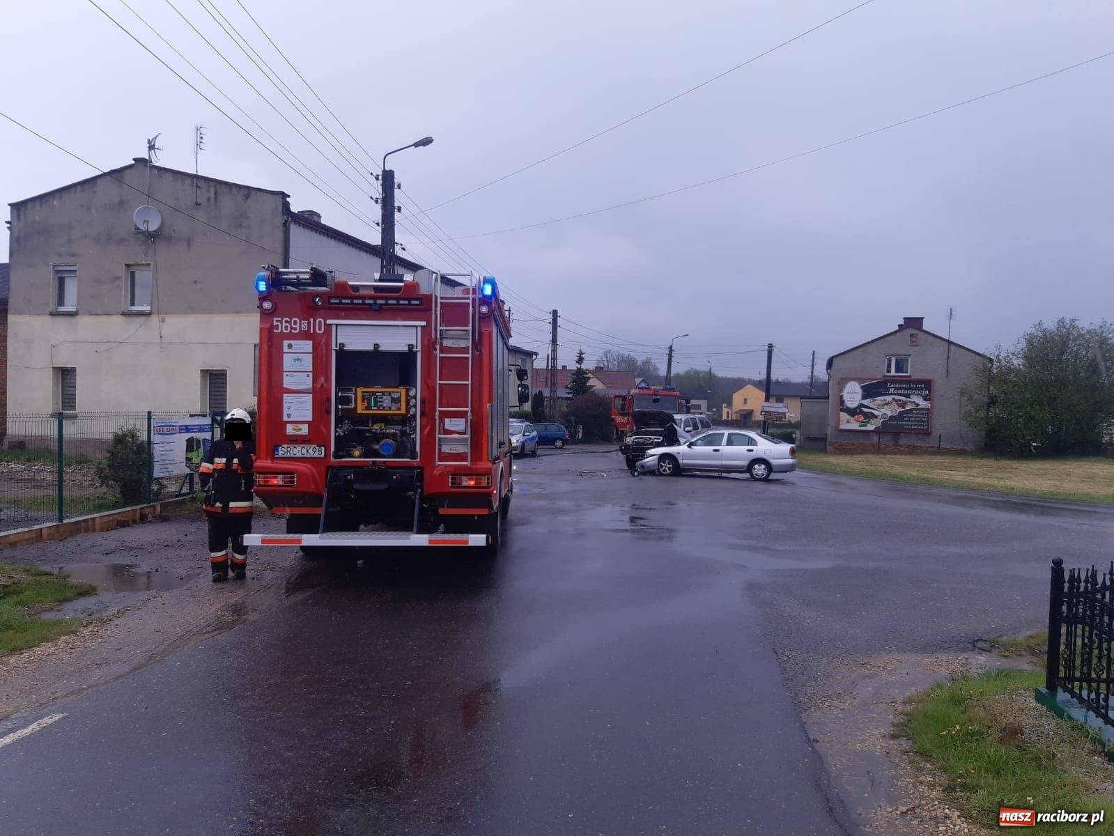 Zdjęcie w galerii na portalu naszraciborz.pl: Zderzenie dwóch pojazdów w Rudach  wiadomości z regionu