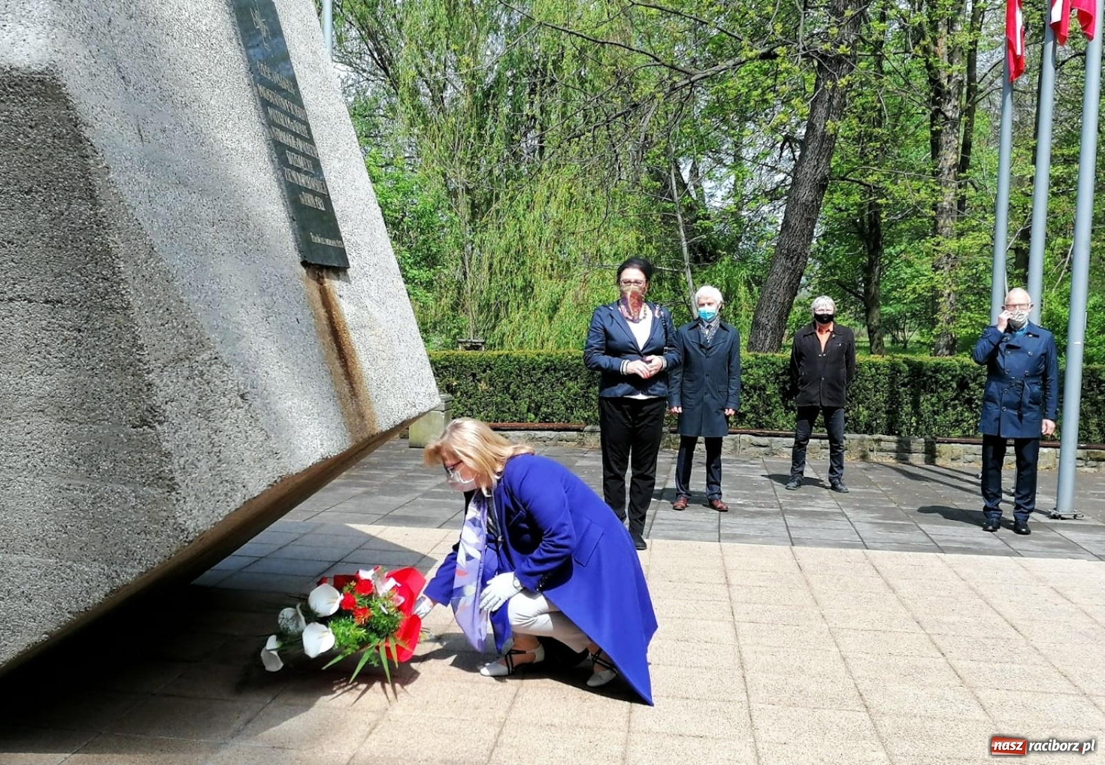 Zdjęcie w galerii na portalu naszraciborz.pl: Raciborska Platforma Obywatelska uczciła Święto Konstytucji 3 Maja  wiadomości z regionu