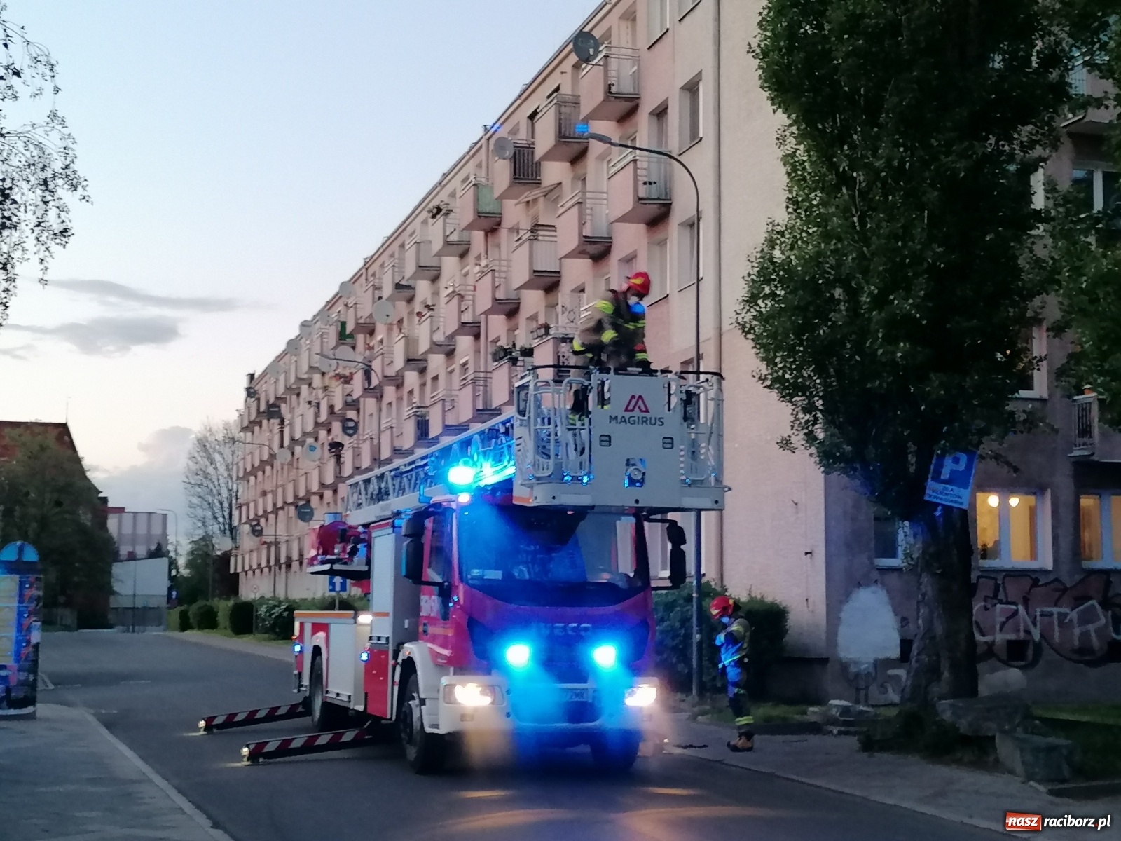 Zdjęcie w galerii na portalu naszraciborz.pl: Raport 998. Nieprzyjemny zapach zaniepokoił sąsiadów [FOTO i WIDEO] wiadomości z regionu