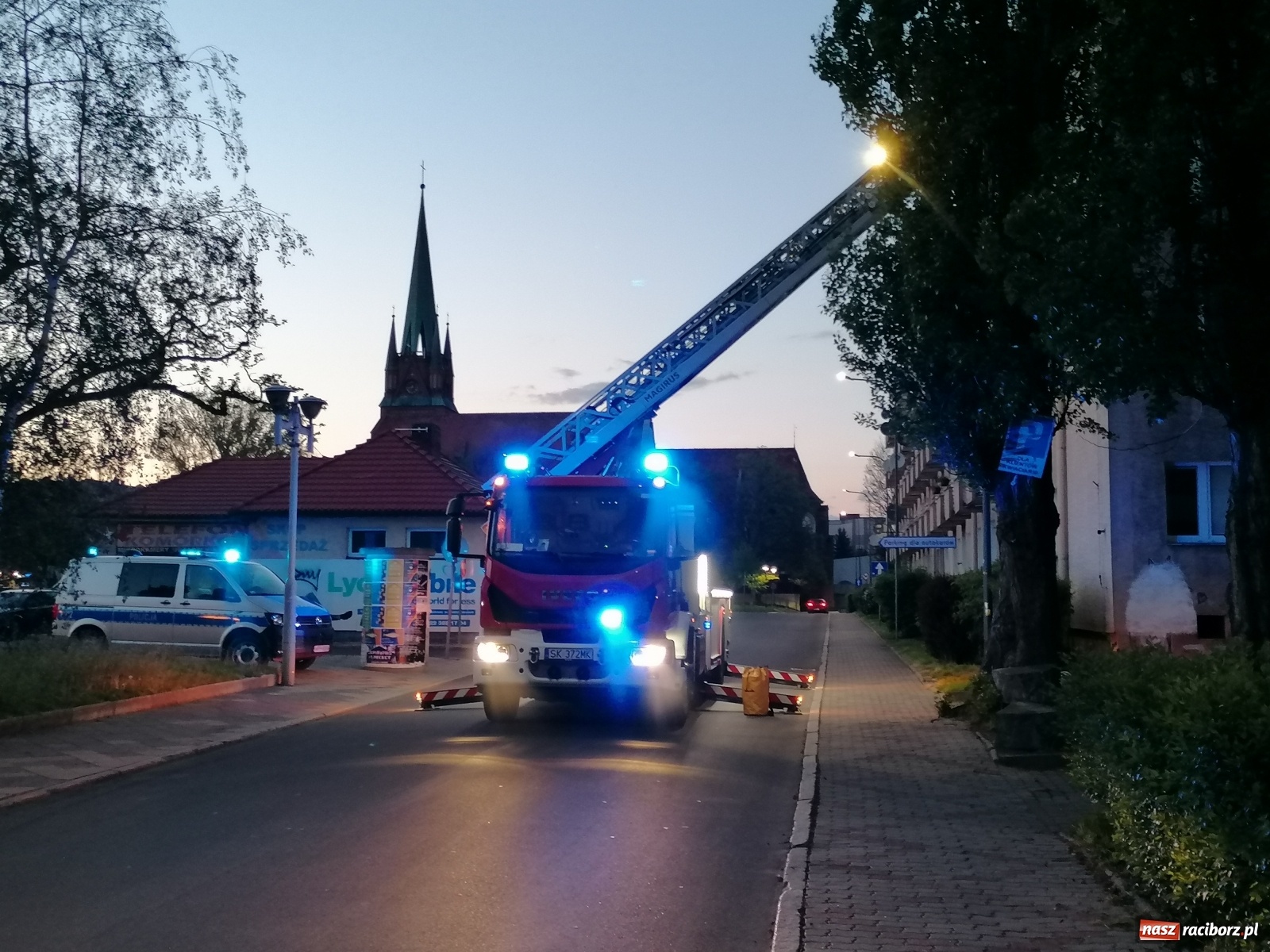 Zdjęcie w galerii na portalu naszraciborz.pl: Raport 998. Nieprzyjemny zapach zaniepokoił sąsiadów [FOTO i WIDEO] wiadomości z regionu