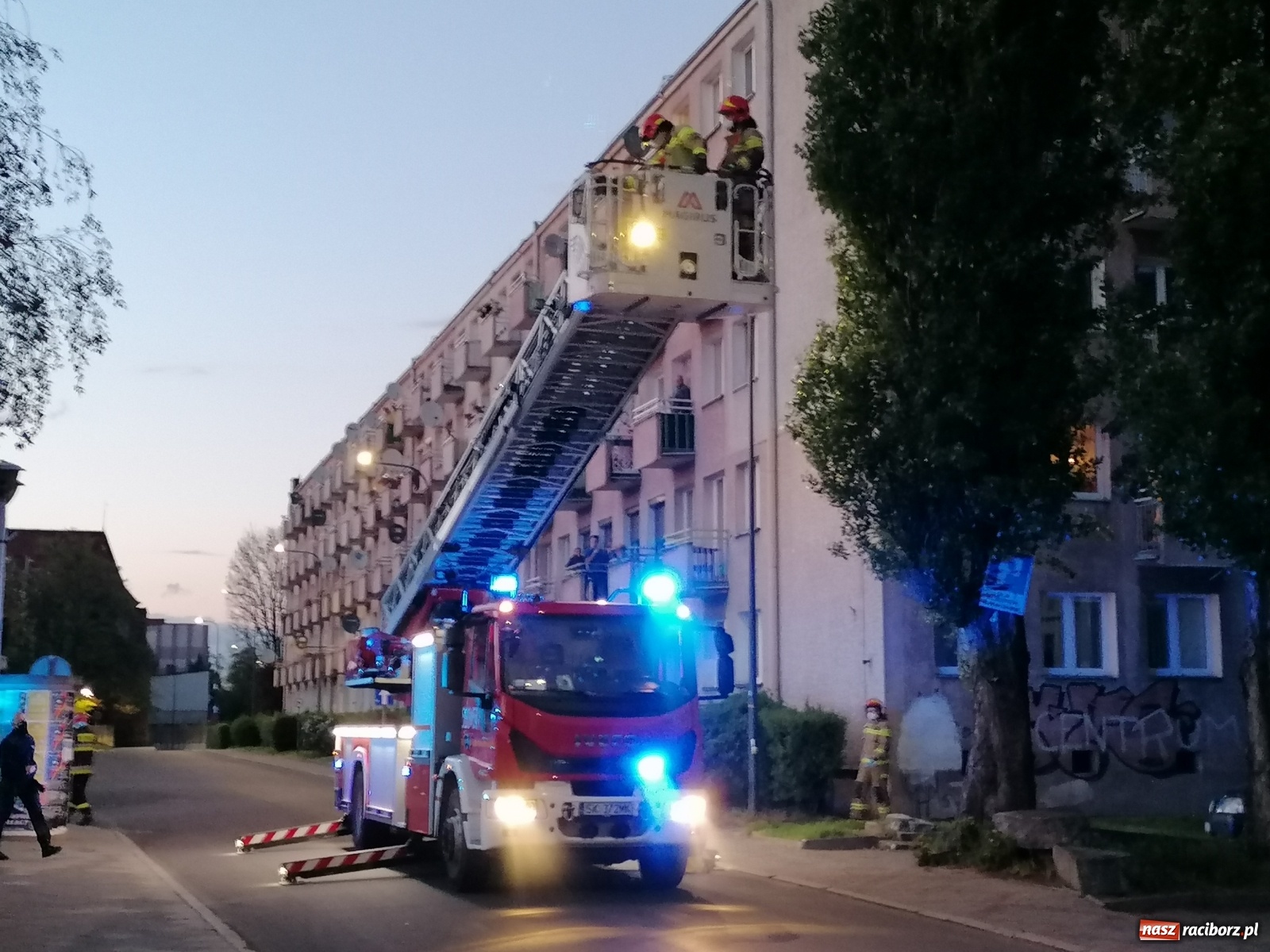 Zdjęcie w galerii na portalu naszraciborz.pl: Raport 998. Nieprzyjemny zapach zaniepokoił sąsiadów [FOTO i WIDEO] wiadomości z regionu