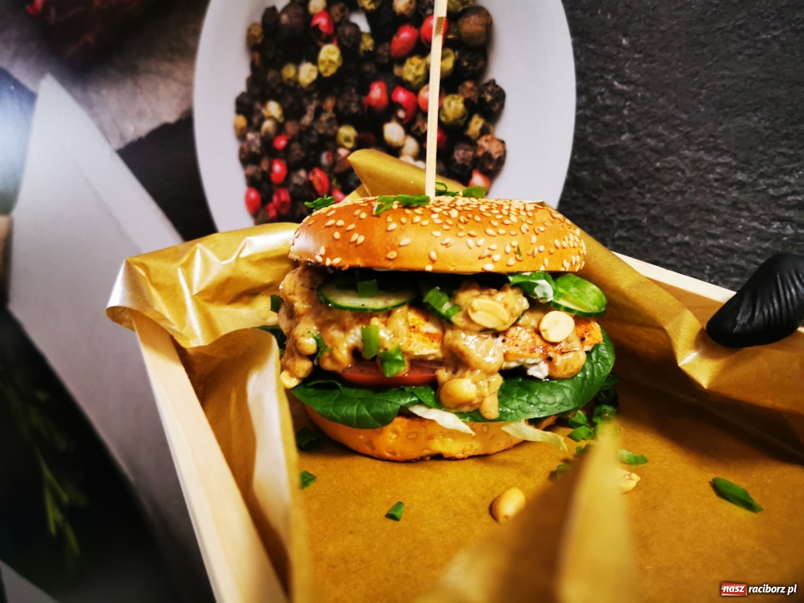 Zdjęcie w galerii na portalu naszraciborz.pl: BURGER CLASSIC. Jesteśmy teraz w nowym miejscu!  wiadomości z regionu