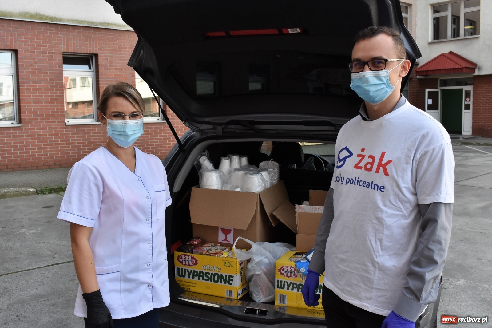 Zdjęcie w galerii na portalu naszraciborz.pl: Szkoła Żak wsparła raciborski szpital wiadomości z regionu