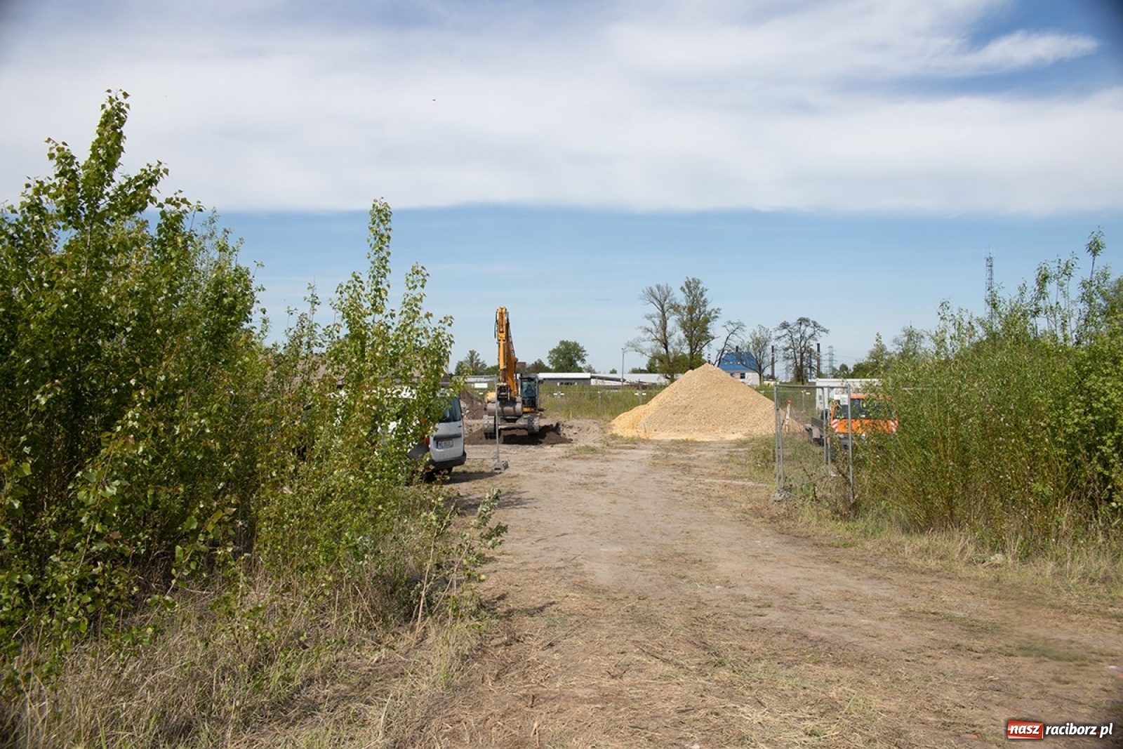 Zdjęcie w galerii na portalu naszraciborz.pl: Na terenie byłej cukrowni powstaje nowy zakład  wiadomości z regionu