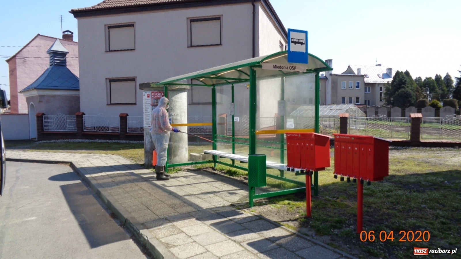 Zdjęcie w galerii na portalu naszraciborz.pl: PK dezynfekuje przystanki i pracuje nad nowym rozkładem jazdy autobusów  wiadomości z regionu